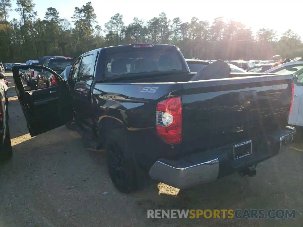 3 Photograph of a damaged car 5TFEM5F10KX143466 TOYOTA TUNDRA 2019