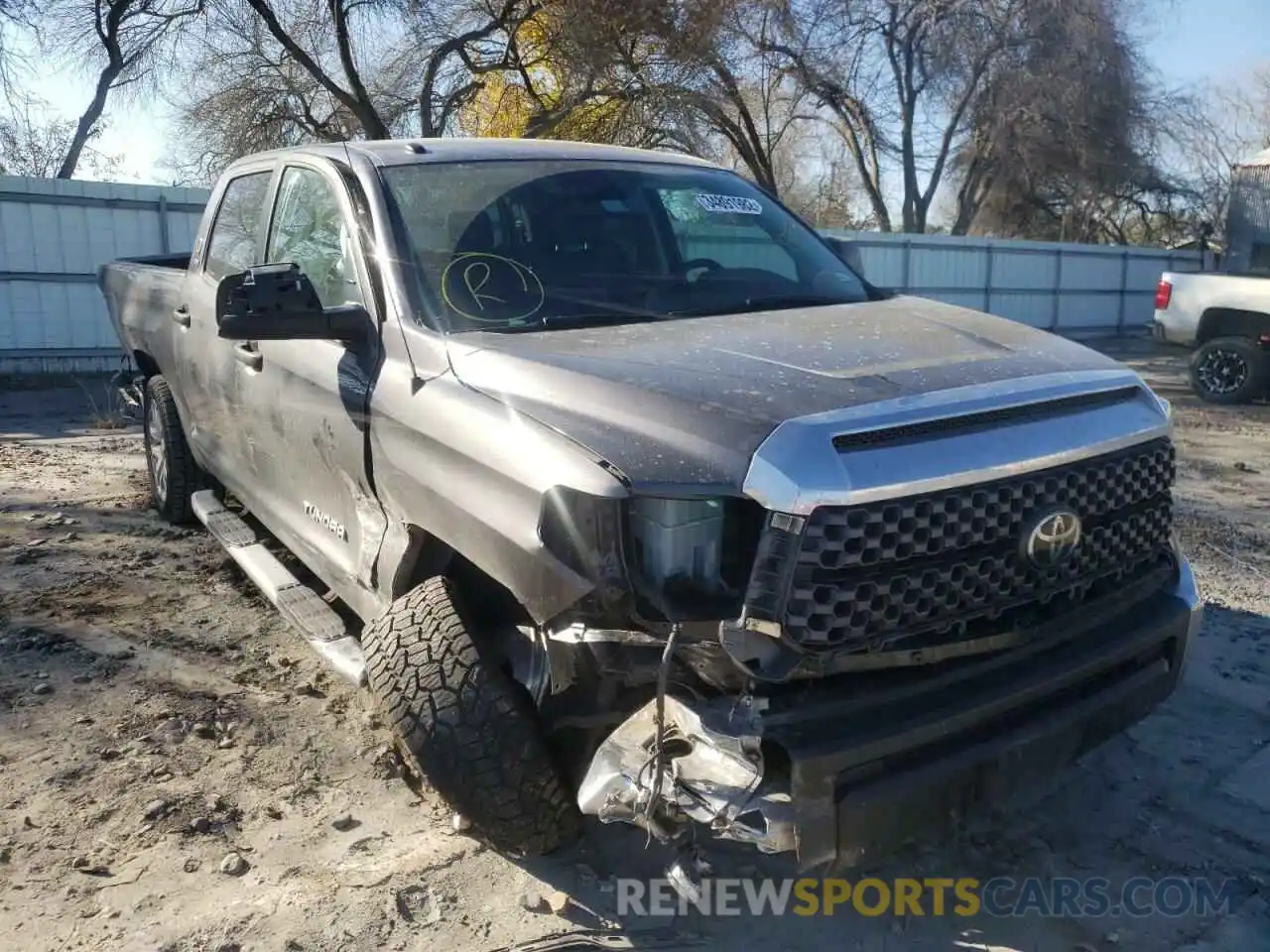 1 Photograph of a damaged car 5TFEM5F12KX135157 TOYOTA TUNDRA 2019