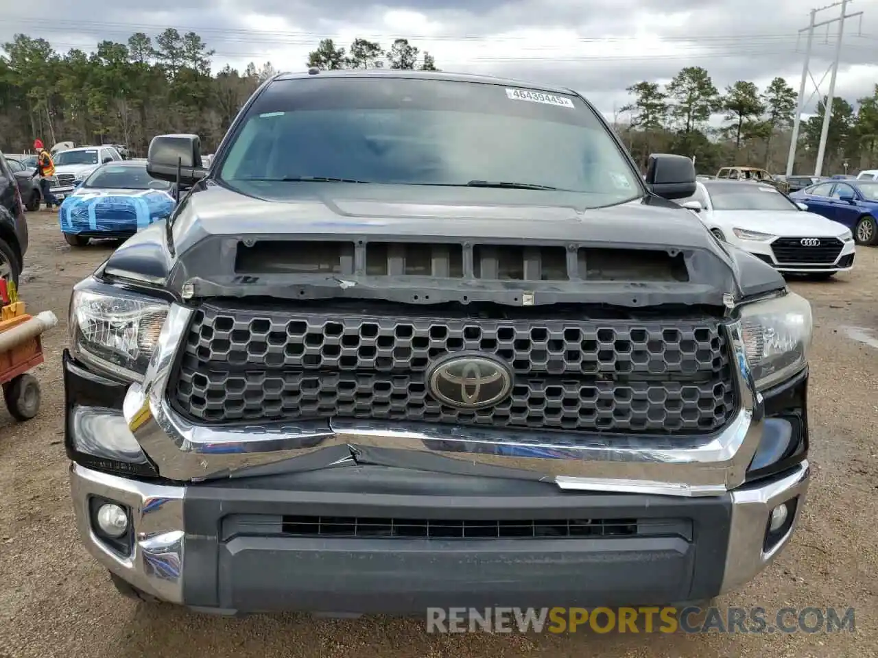 5 Photograph of a damaged car 5TFEM5F14KX138531 TOYOTA TUNDRA 2019