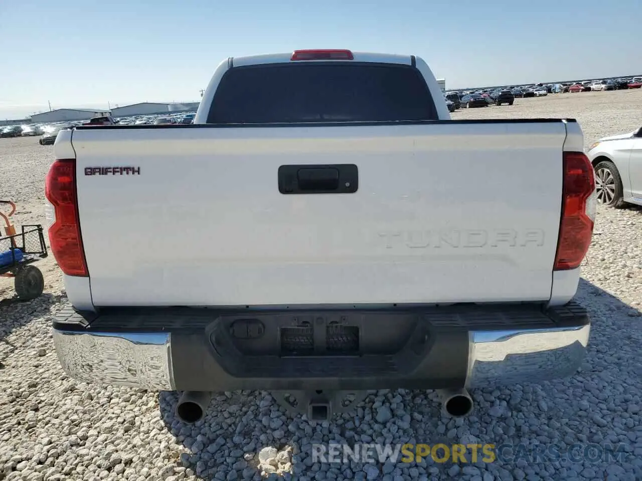 6 Photograph of a damaged car 5TFEM5F15KX139994 TOYOTA TUNDRA 2019
