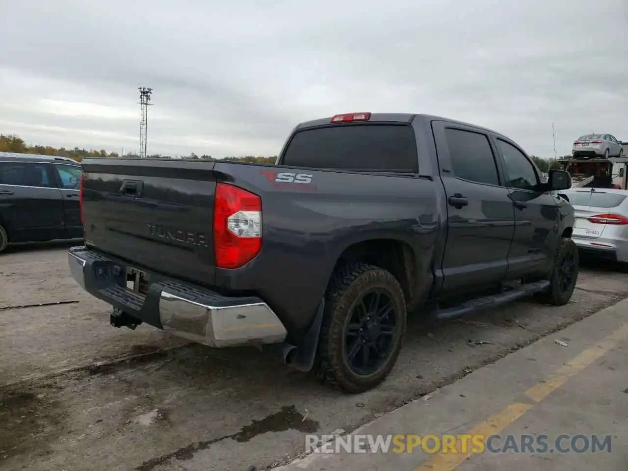 4 Photograph of a damaged car 5TFEM5F15KX140465 TOYOTA TUNDRA 2019