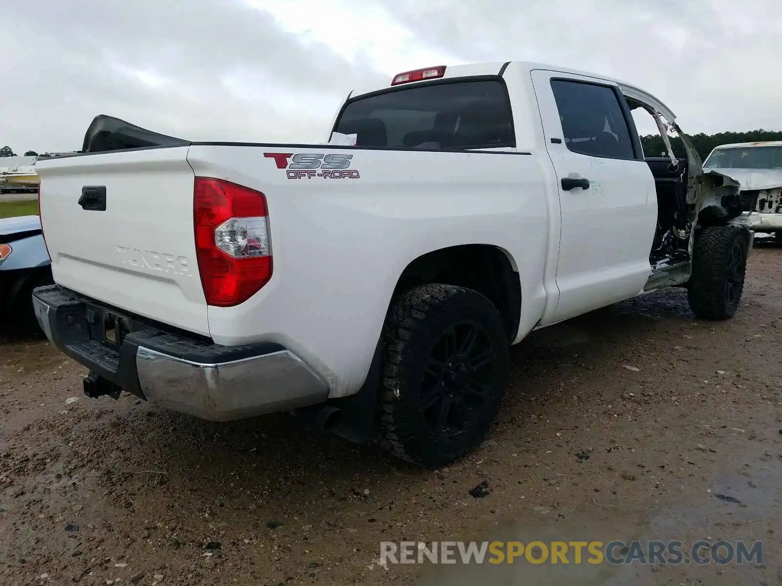 4 Photograph of a damaged car 5TFEM5F17KX137499 TOYOTA TUNDRA 2019