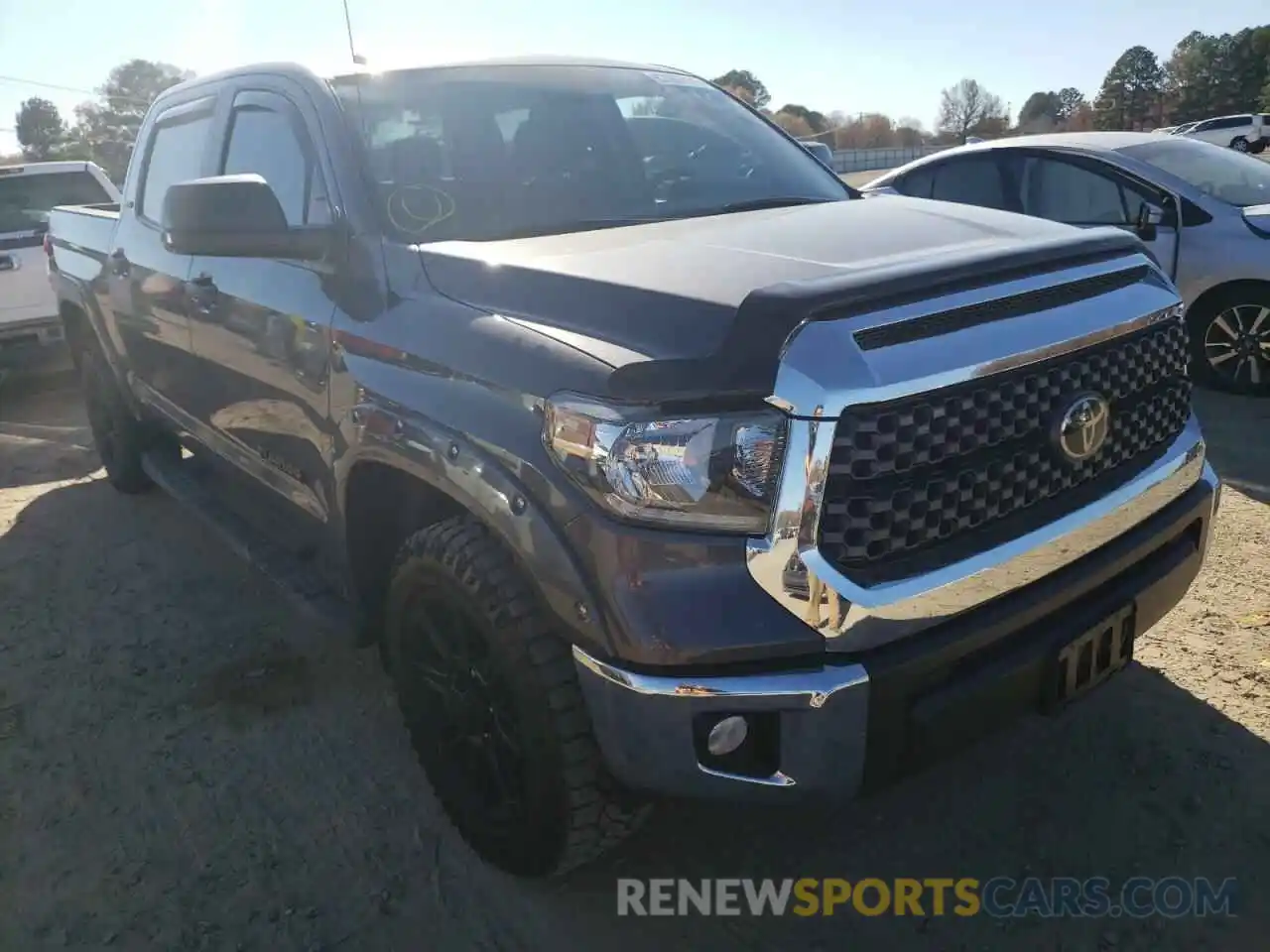 1 Photograph of a damaged car 5TFEM5F18KX137351 TOYOTA TUNDRA 2019