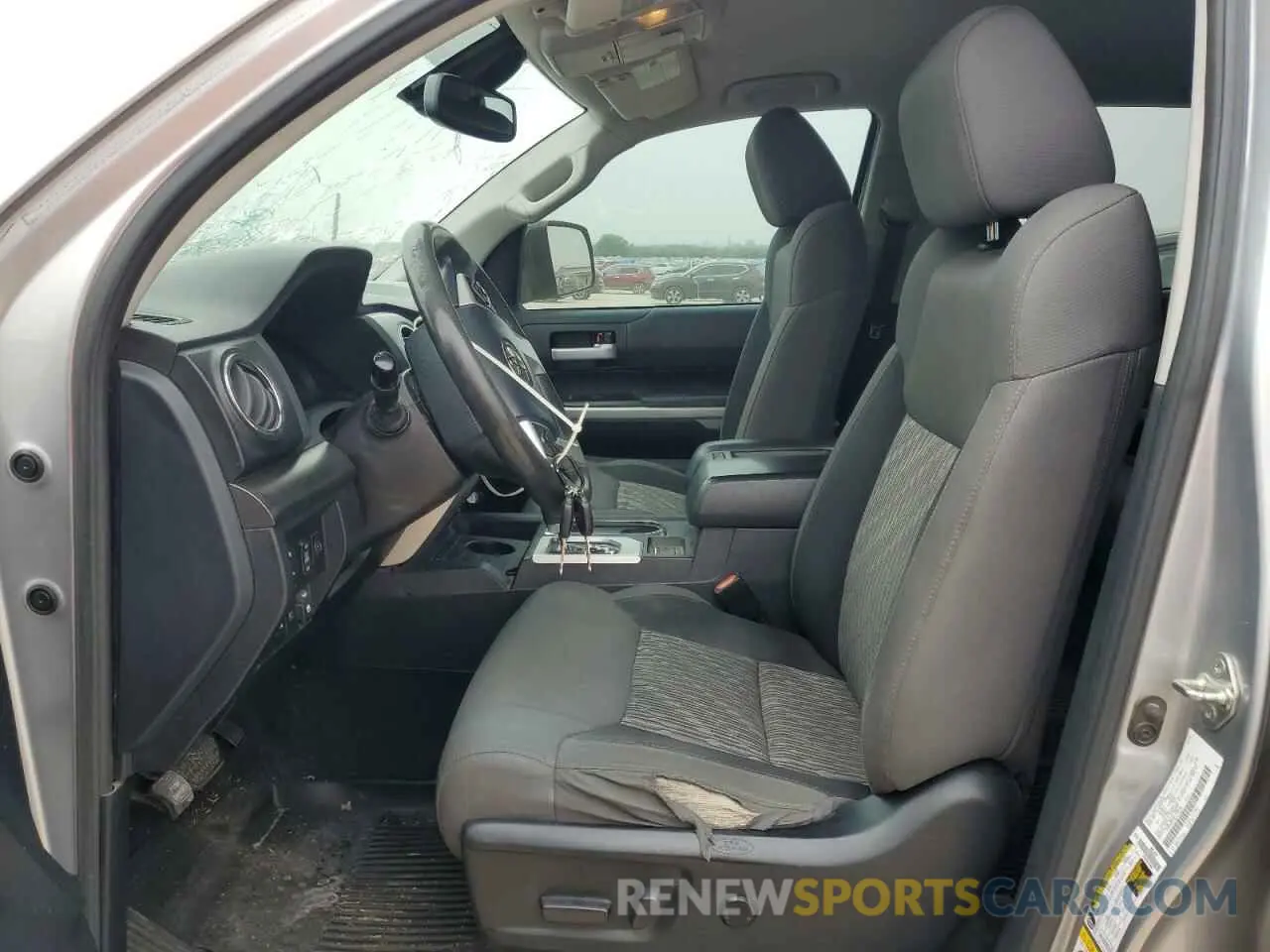 7 Photograph of a damaged car 5TFEM5F19KX136130 TOYOTA TUNDRA 2019