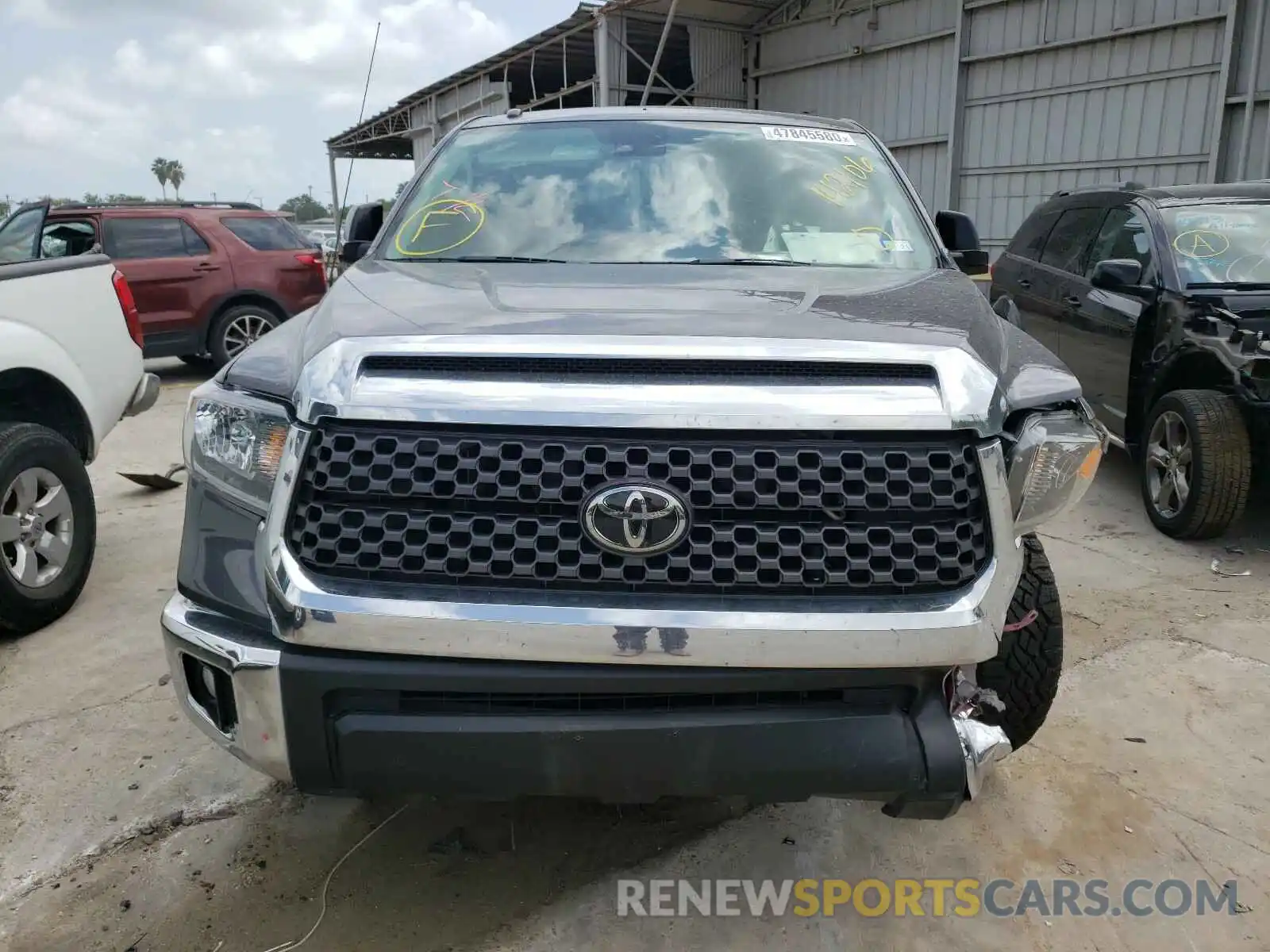 9 Photograph of a damaged car 5TFEM5F19KX142106 TOYOTA TUNDRA 2019