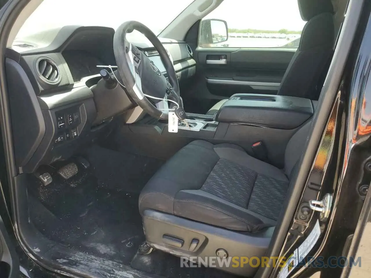 7 Photograph of a damaged car 5TFEY5F10KX250571 TOYOTA TUNDRA 2019