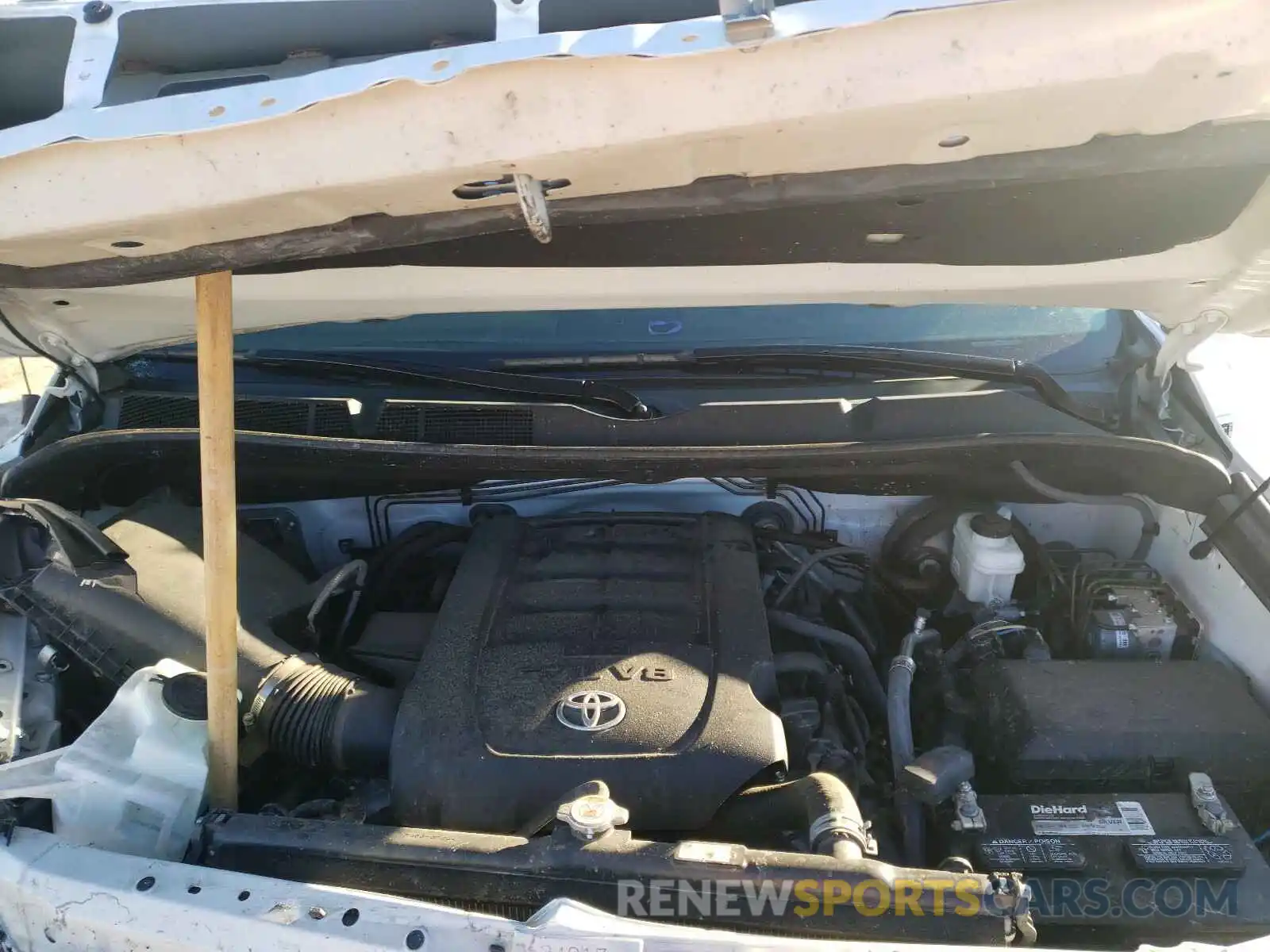 7 Photograph of a damaged car 5TFEY5F11KX245671 TOYOTA TUNDRA 2019