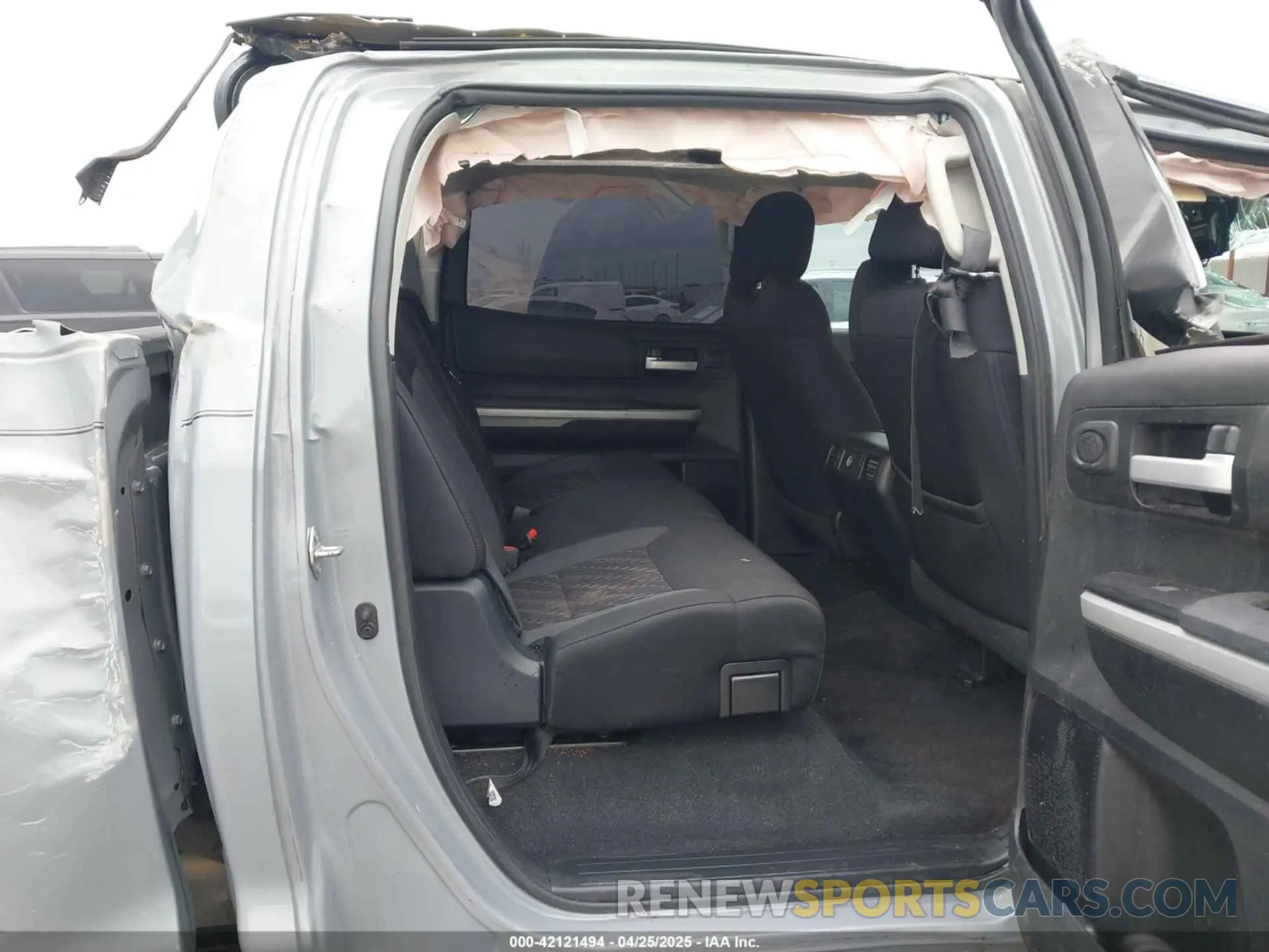 8 Photograph of a damaged car 5TFEY5F12KX245761 TOYOTA TUNDRA 2019