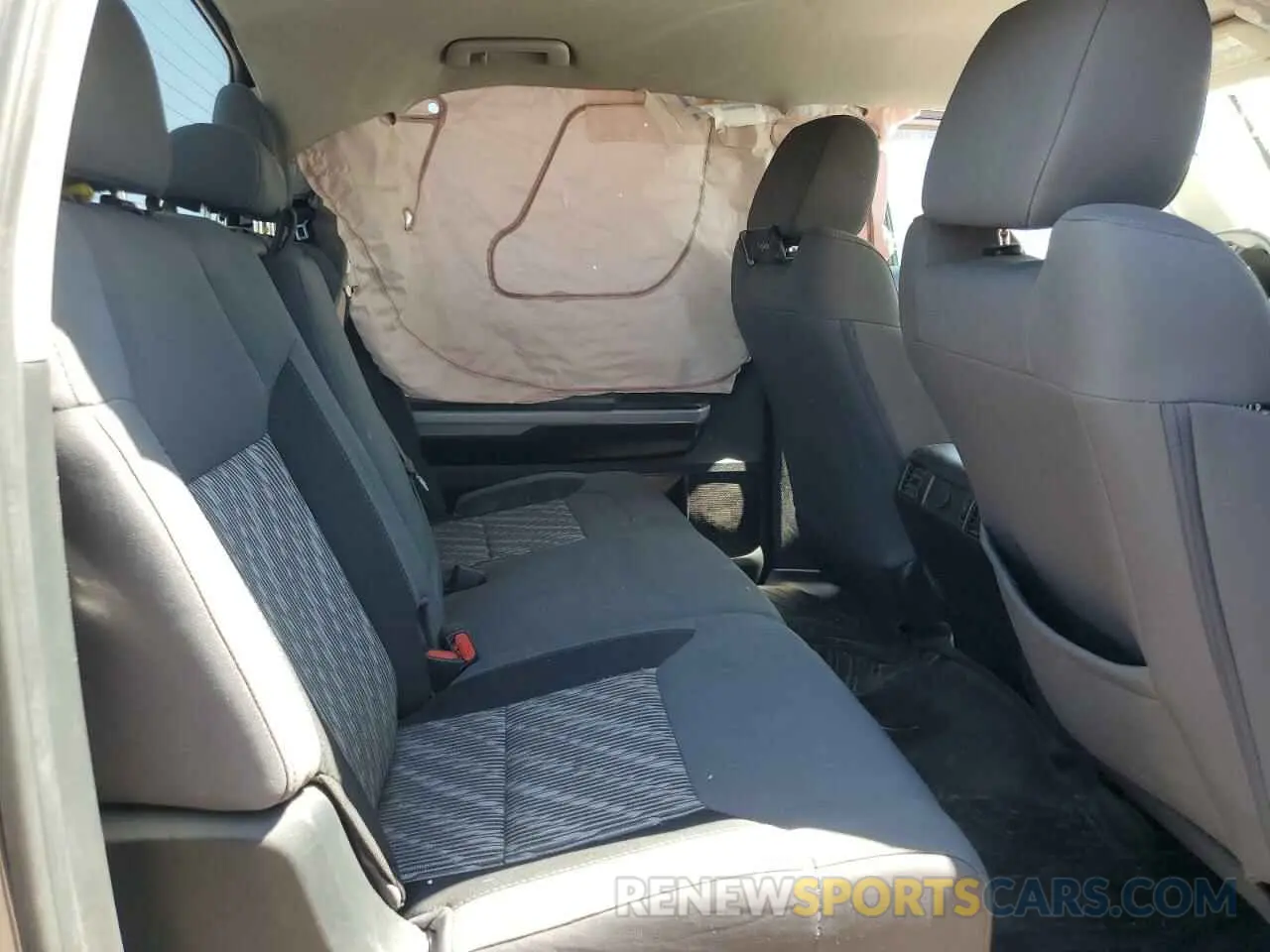 10 Photograph of a damaged car 5TFEY5F12KX252032 TOYOTA TUNDRA 2019