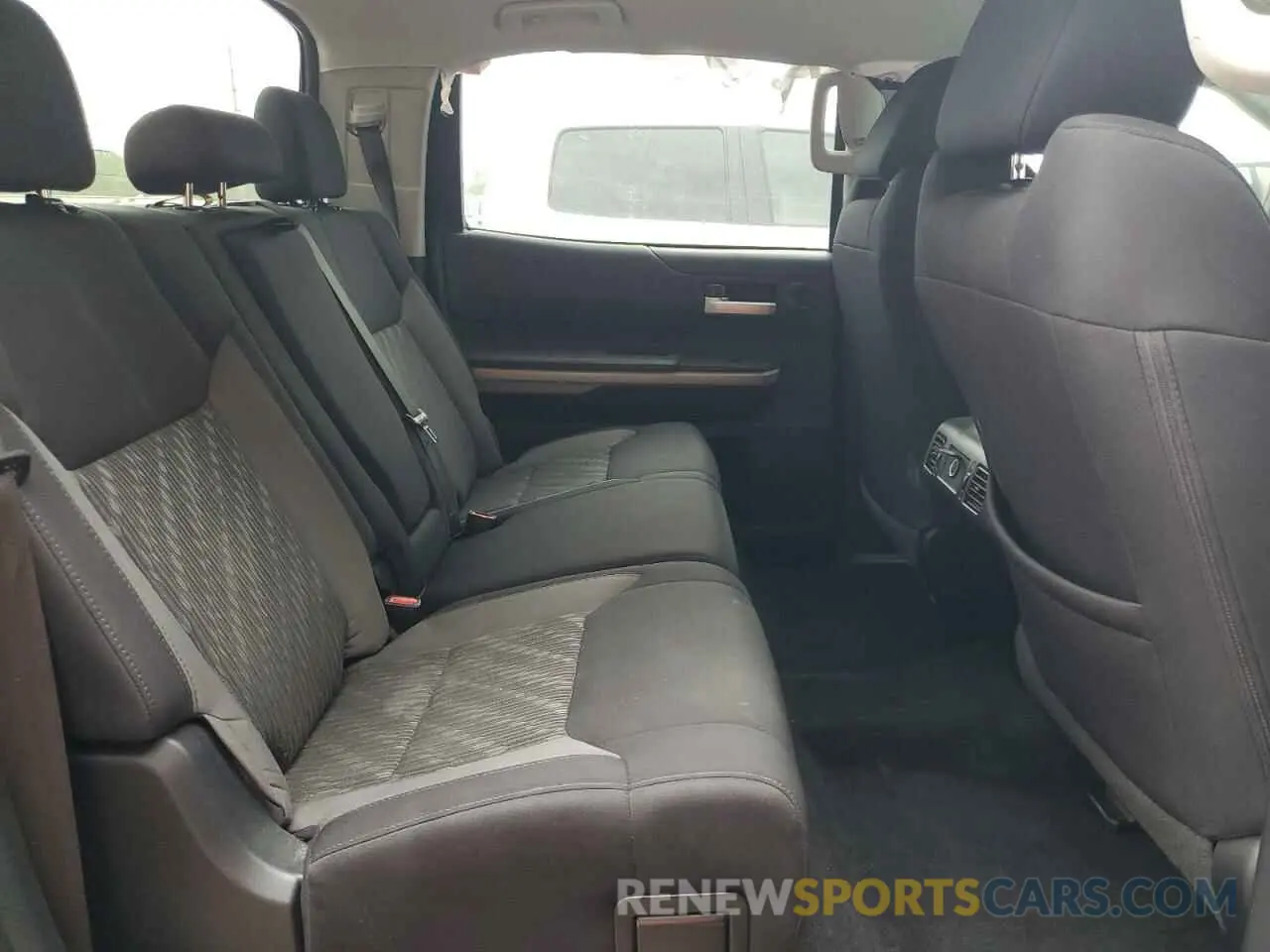 10 Photograph of a damaged car 5TFEY5F15KX249108 TOYOTA TUNDRA 2019