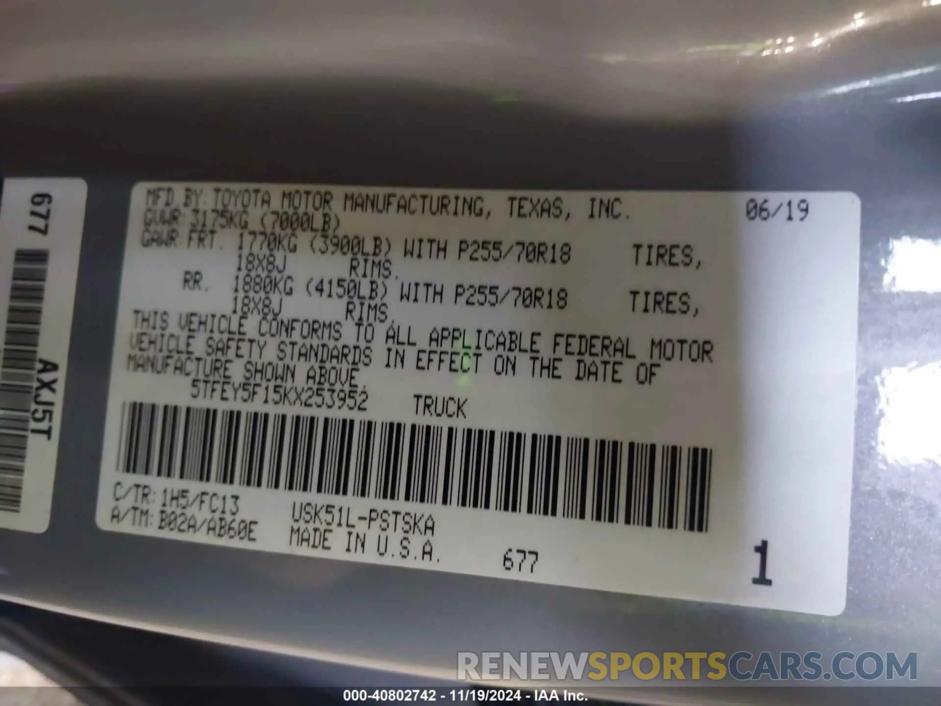 9 Photograph of a damaged car 5TFEY5F15KX253952 TOYOTA TUNDRA 2019