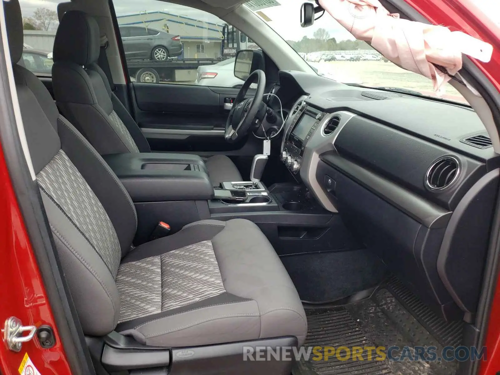 5 Photograph of a damaged car 5TFEY5F16KX254351 TOYOTA TUNDRA 2019