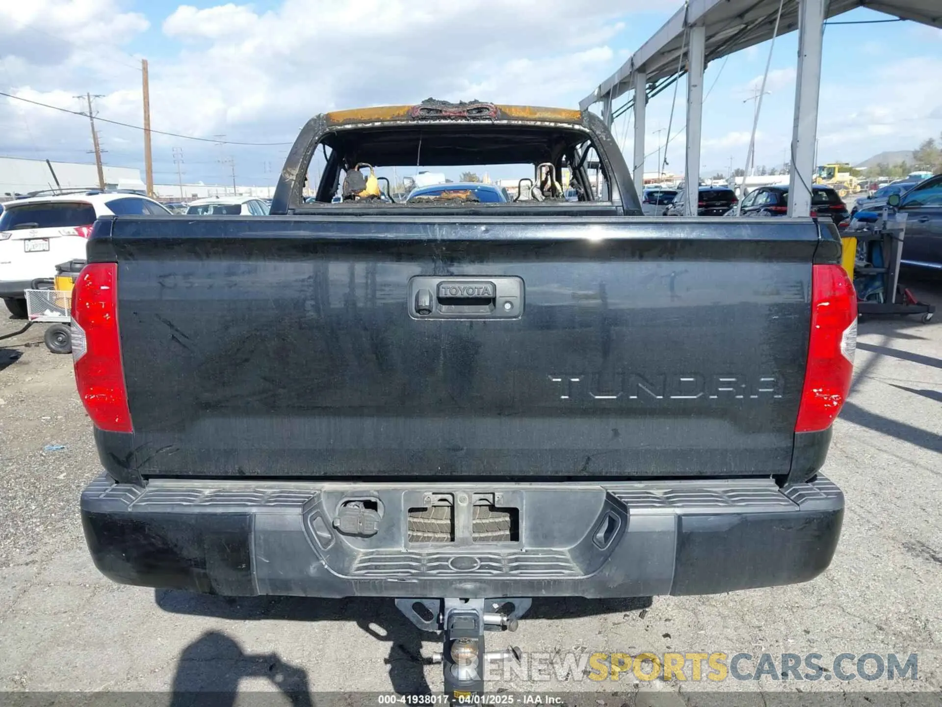 15 Photograph of a damaged car 5TFEY5F17KX245187 TOYOTA TUNDRA 2019