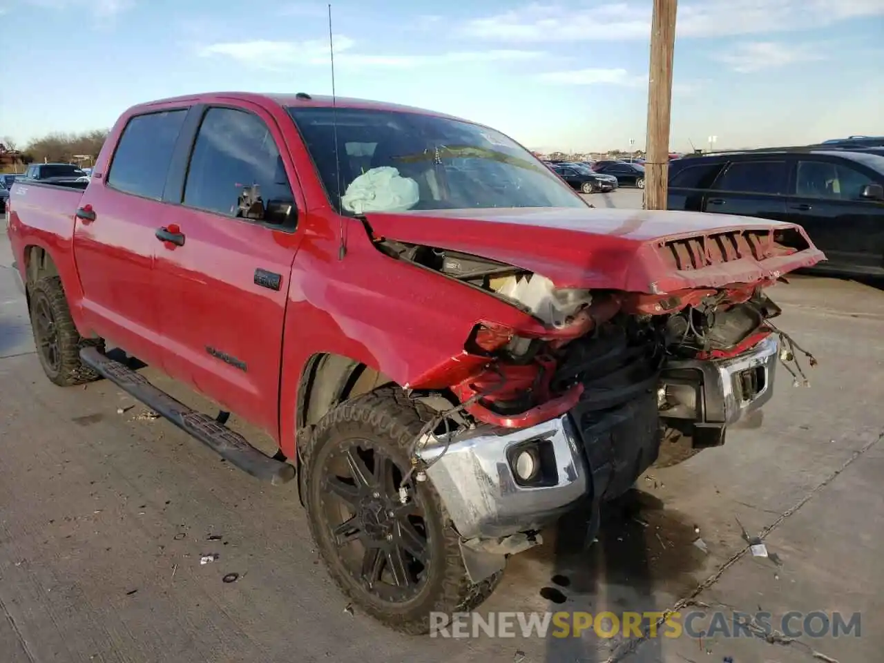 1 Photograph of a damaged car 5TFEY5F17KX250468 TOYOTA TUNDRA 2019