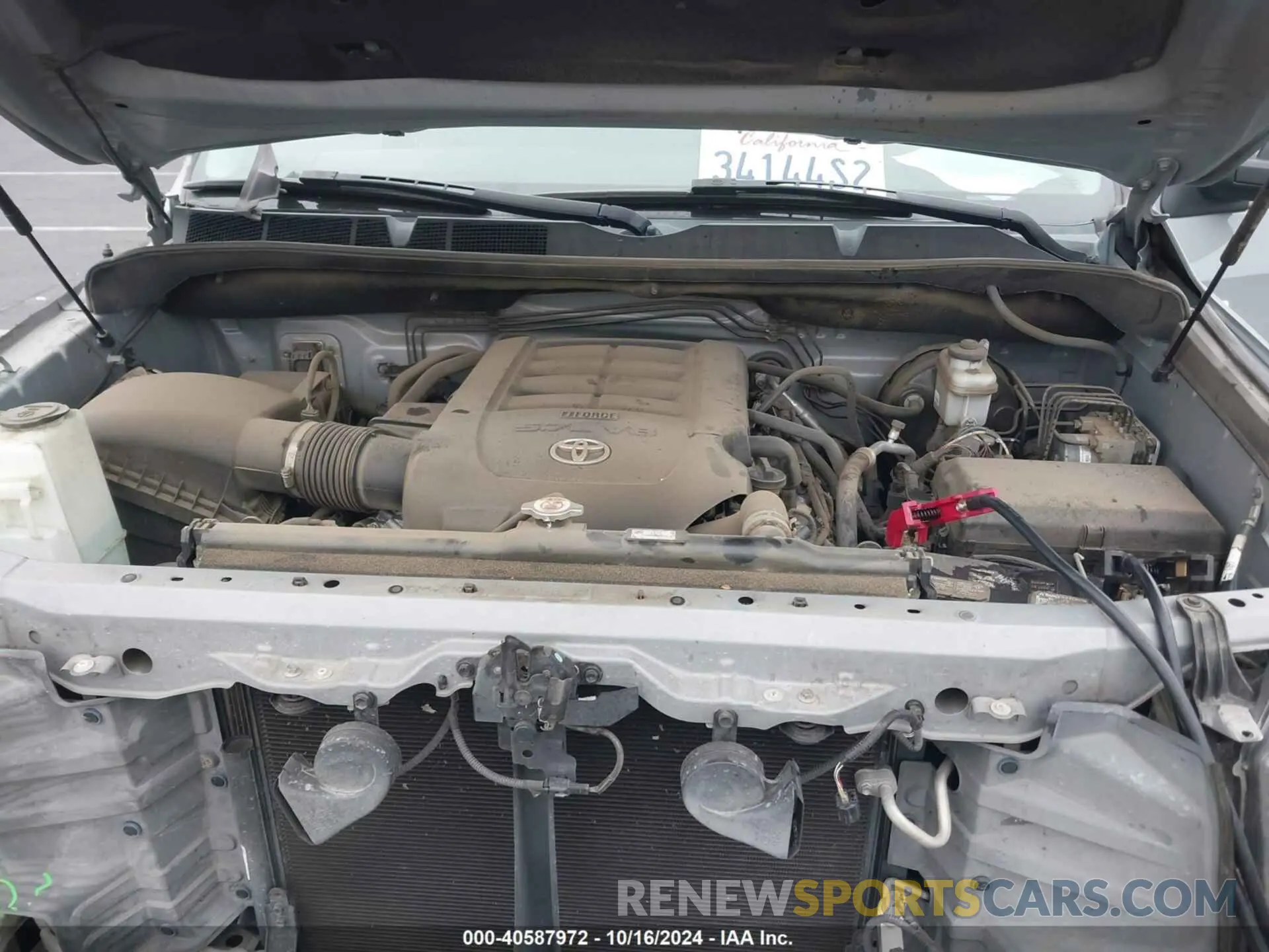 10 Photograph of a damaged car 5TFEY5F18KX247157 TOYOTA TUNDRA 2019