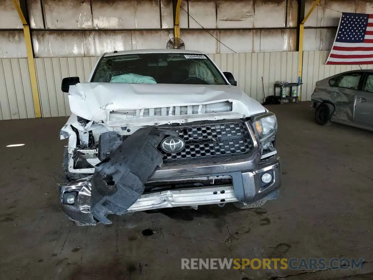 5 Photograph of a damaged car 5TFEY5F1XKX254594 TOYOTA TUNDRA 2019