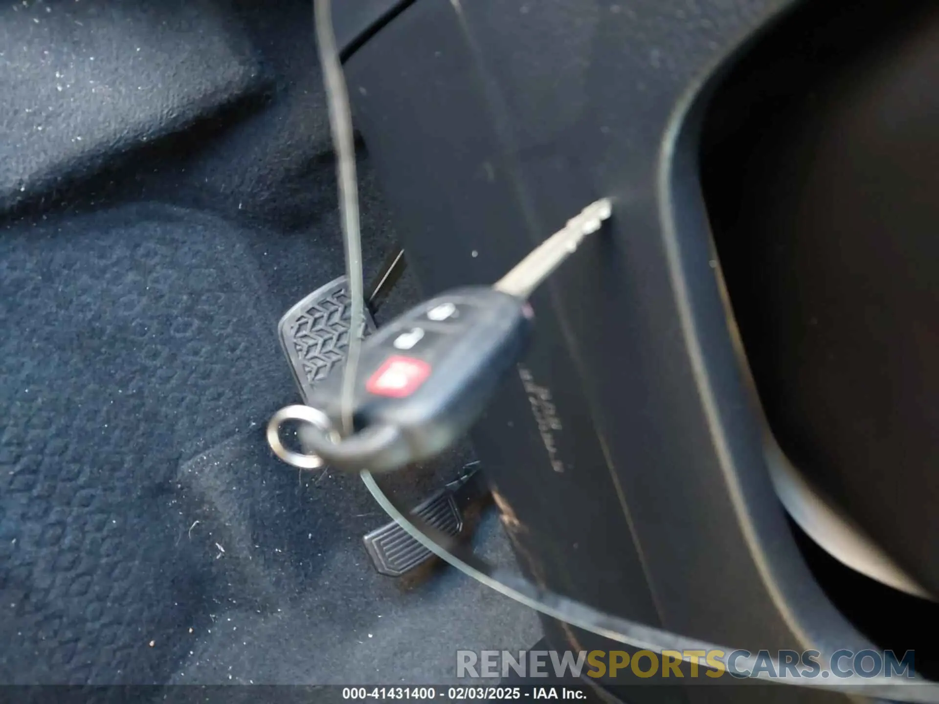 11 Photograph of a damaged car 5TFGY5F14KX246340 TOYOTA TUNDRA 2019