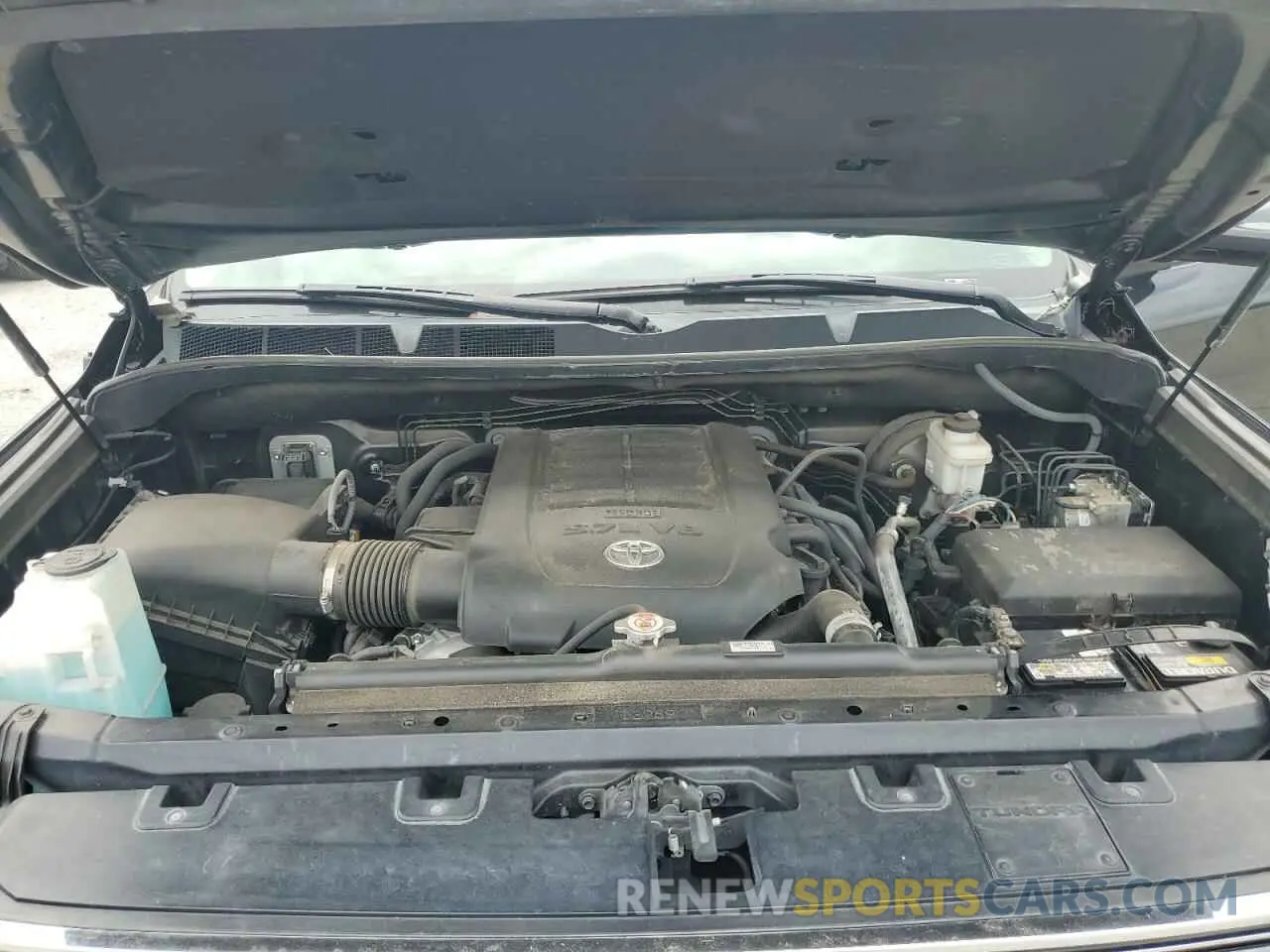 11 Photograph of a damaged car 5TFGY5F15KX245035 TOYOTA TUNDRA 2019