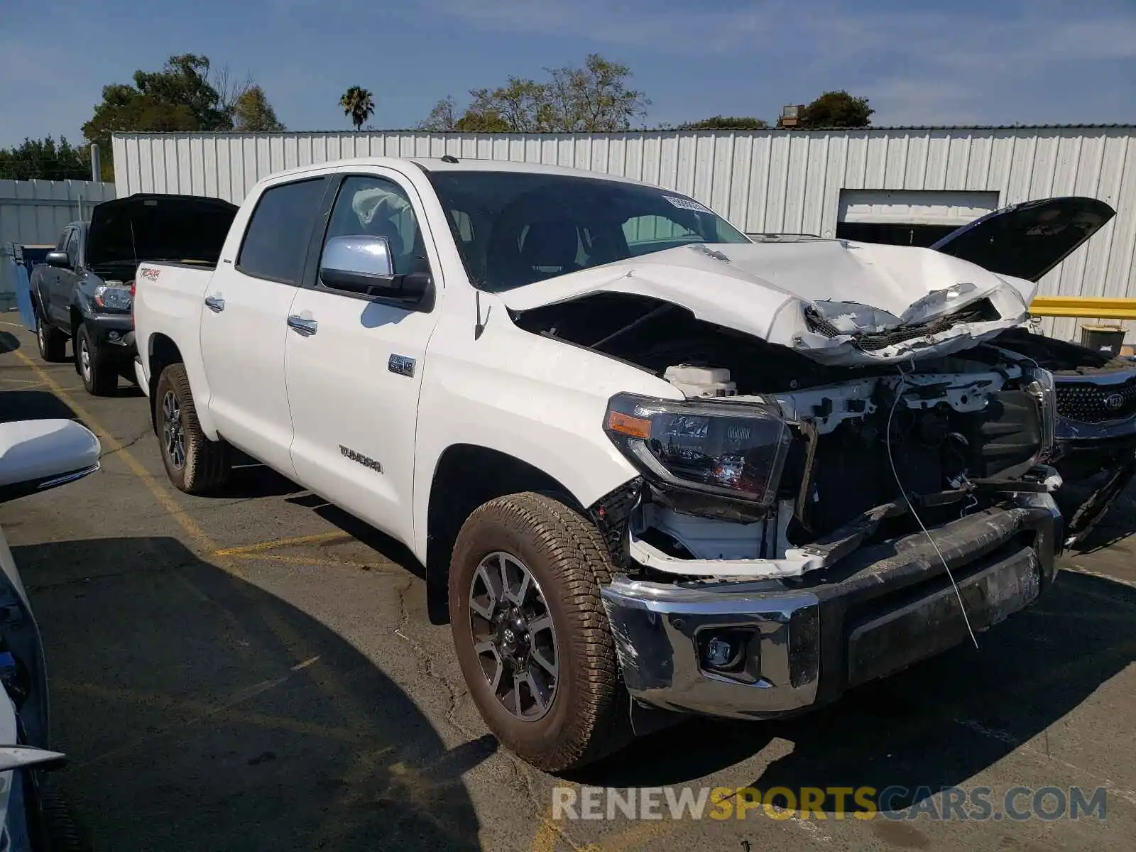 1 Photograph of a damaged car 5TFHY5F10KX822946 TOYOTA TUNDRA 2019