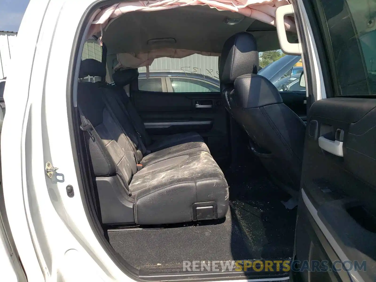 6 Photograph of a damaged car 5TFHY5F10KX822946 TOYOTA TUNDRA 2019