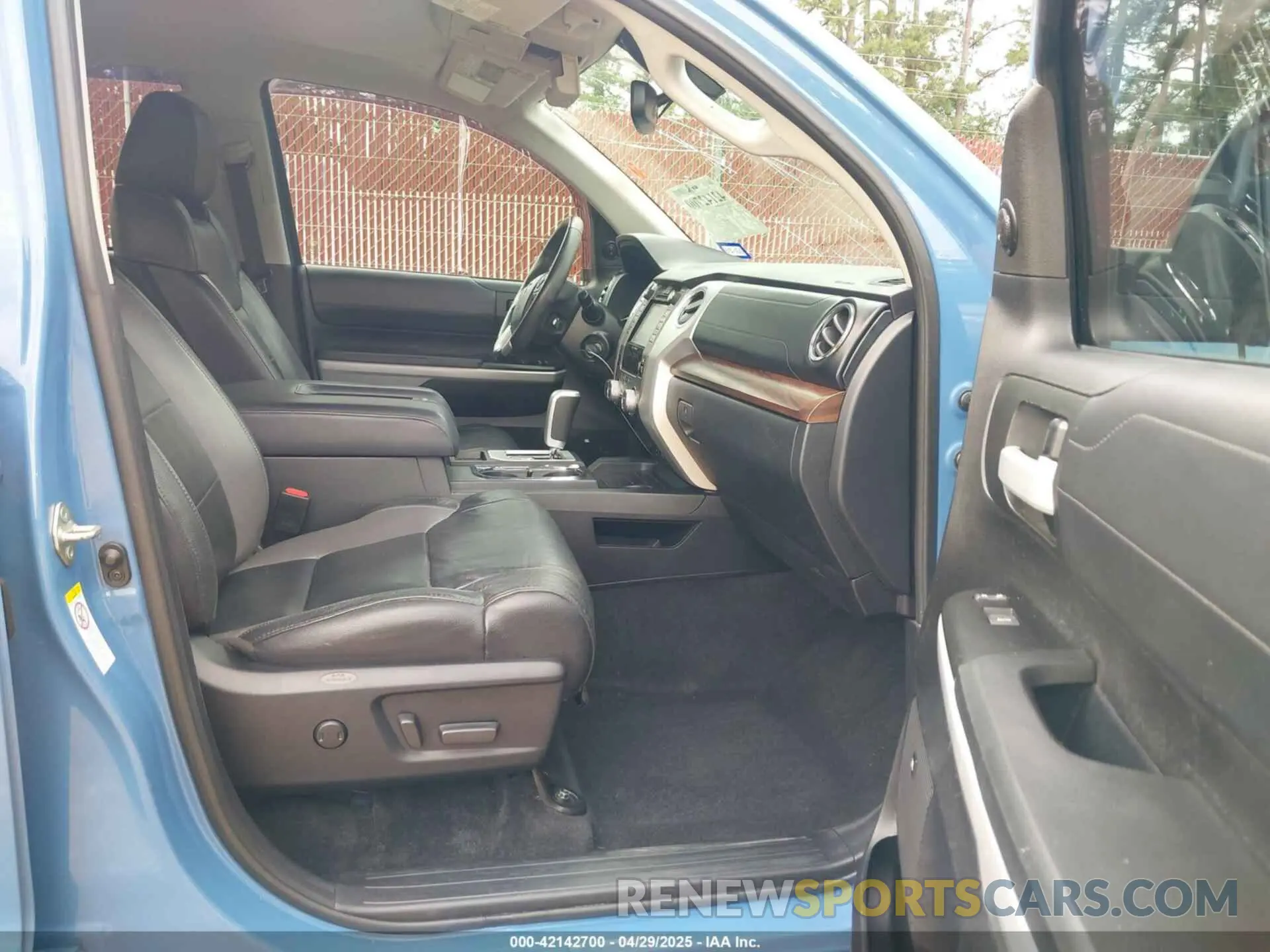 5 Photograph of a damaged car 5TFHY5F11KX854059 TOYOTA TUNDRA 2019