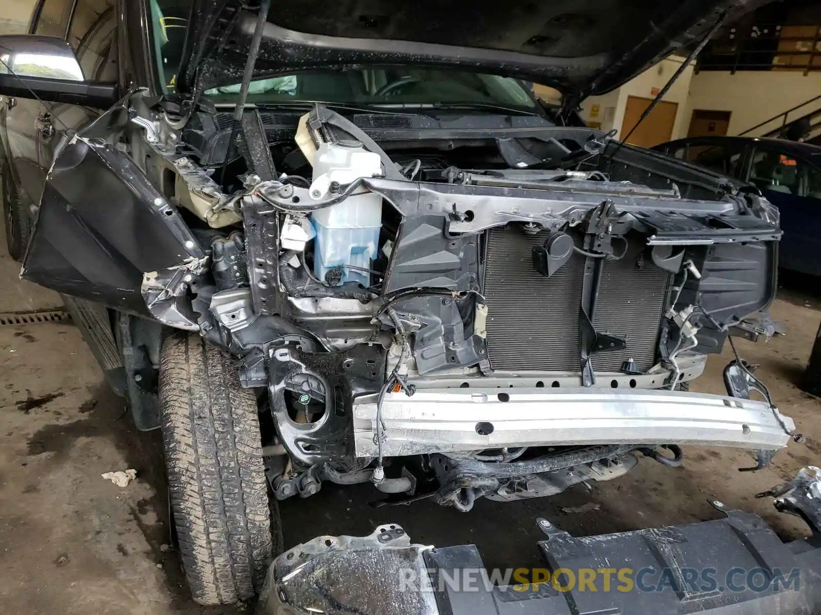 9 Photograph of a damaged car 5TFHY5F12KX840381 TOYOTA TUNDRA 2019