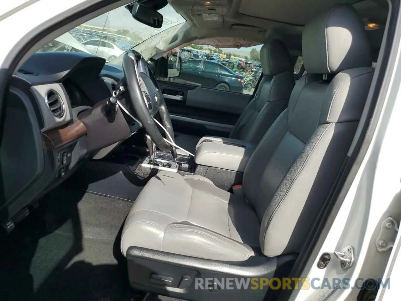 7 Photograph of a damaged car 5TFHY5F14KX791524 TOYOTA TUNDRA 2019