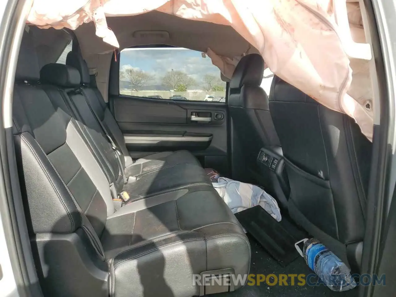10 Photograph of a damaged car 5TFHY5F14KX812677 TOYOTA TUNDRA 2019
