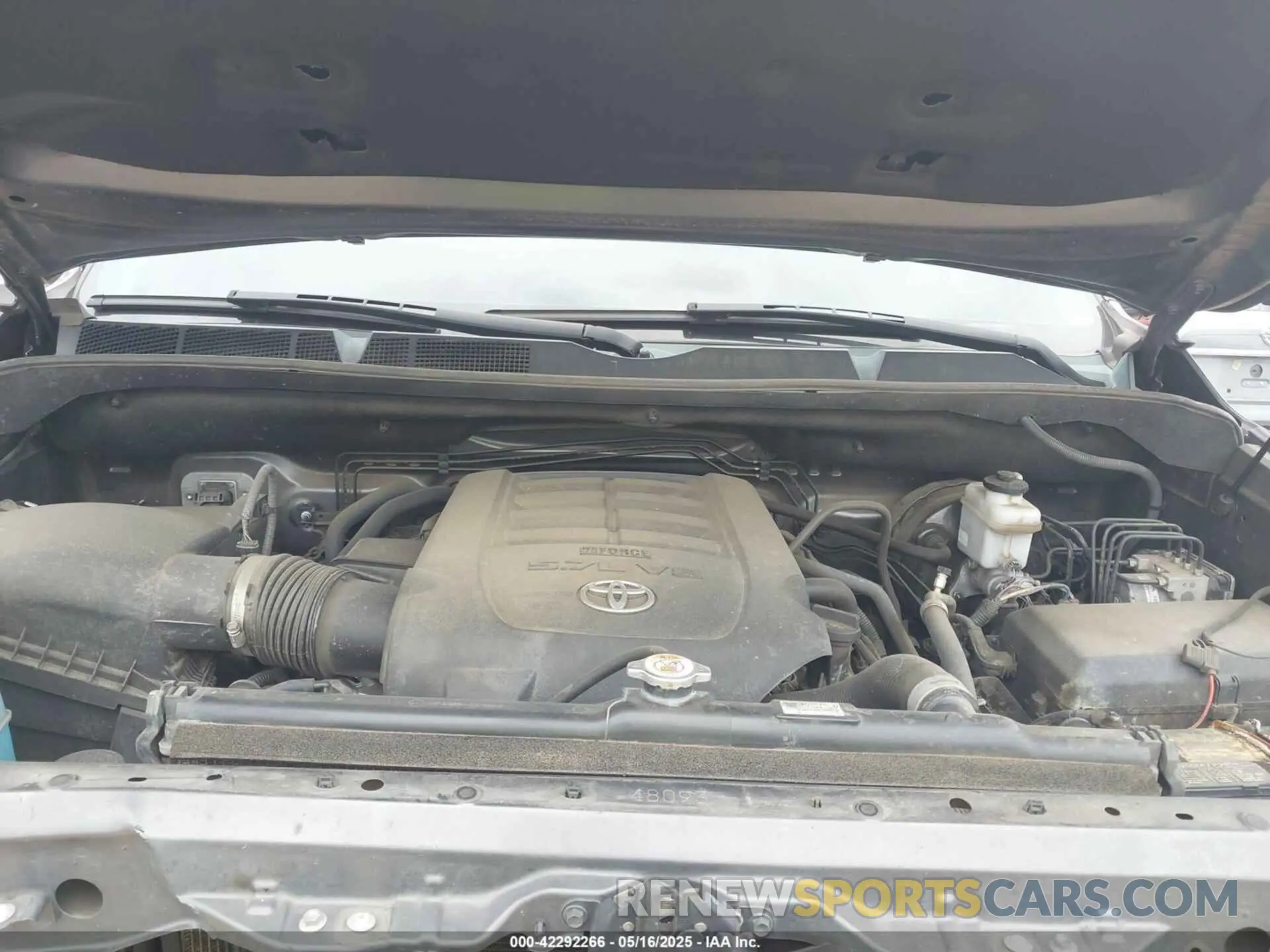 10 Photograph of a damaged car 5TFHY5F15KX777874 TOYOTA TUNDRA 2019