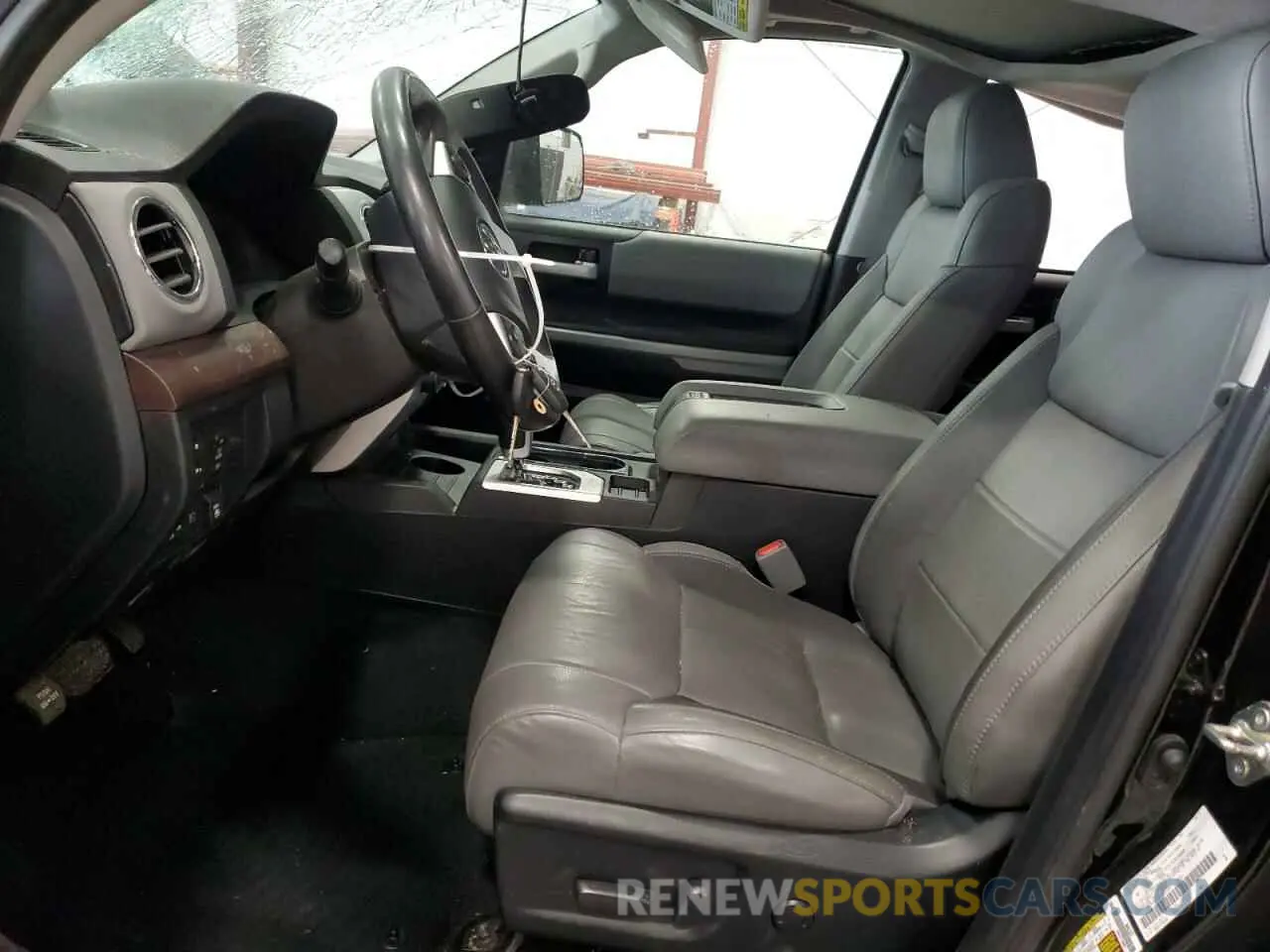 7 Photograph of a damaged car 5TFHY5F16KX862240 TOYOTA TUNDRA 2019