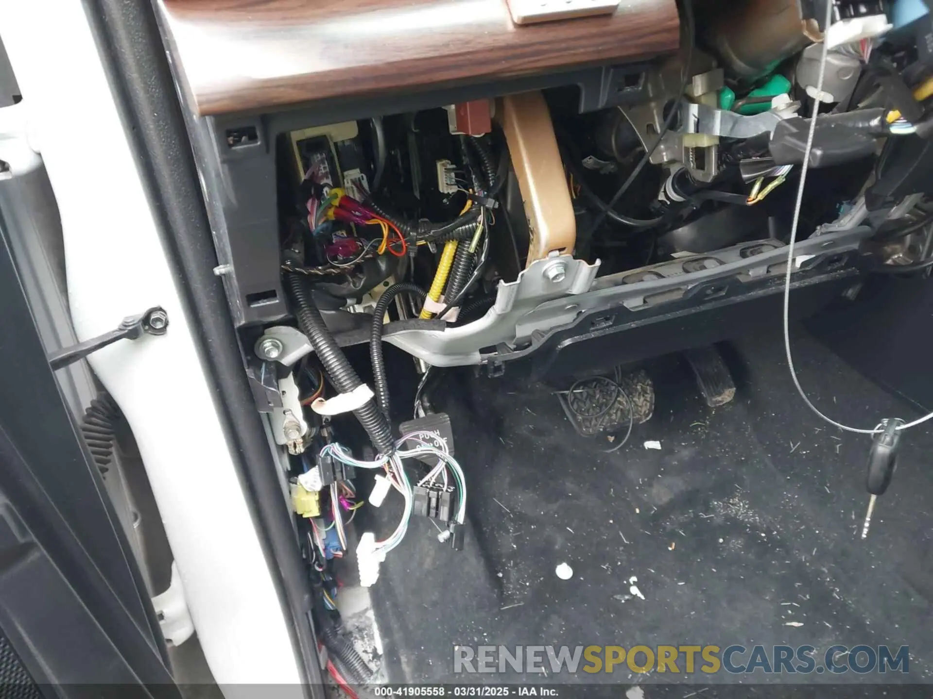 14 Photograph of a damaged car 5TFHY5F17KX797348 TOYOTA TUNDRA 2019