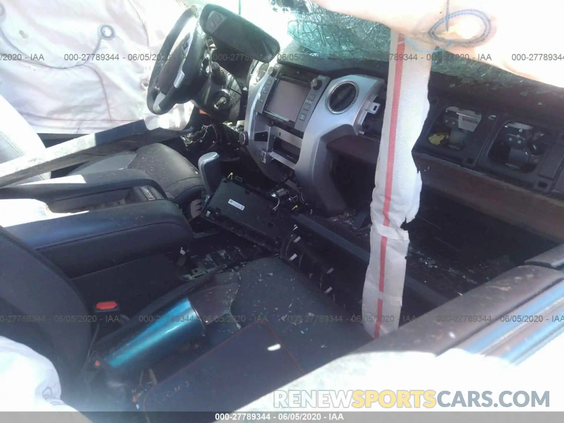 5 Photograph of a damaged car 5TFHY5F17KX800880 TOYOTA TUNDRA 2019