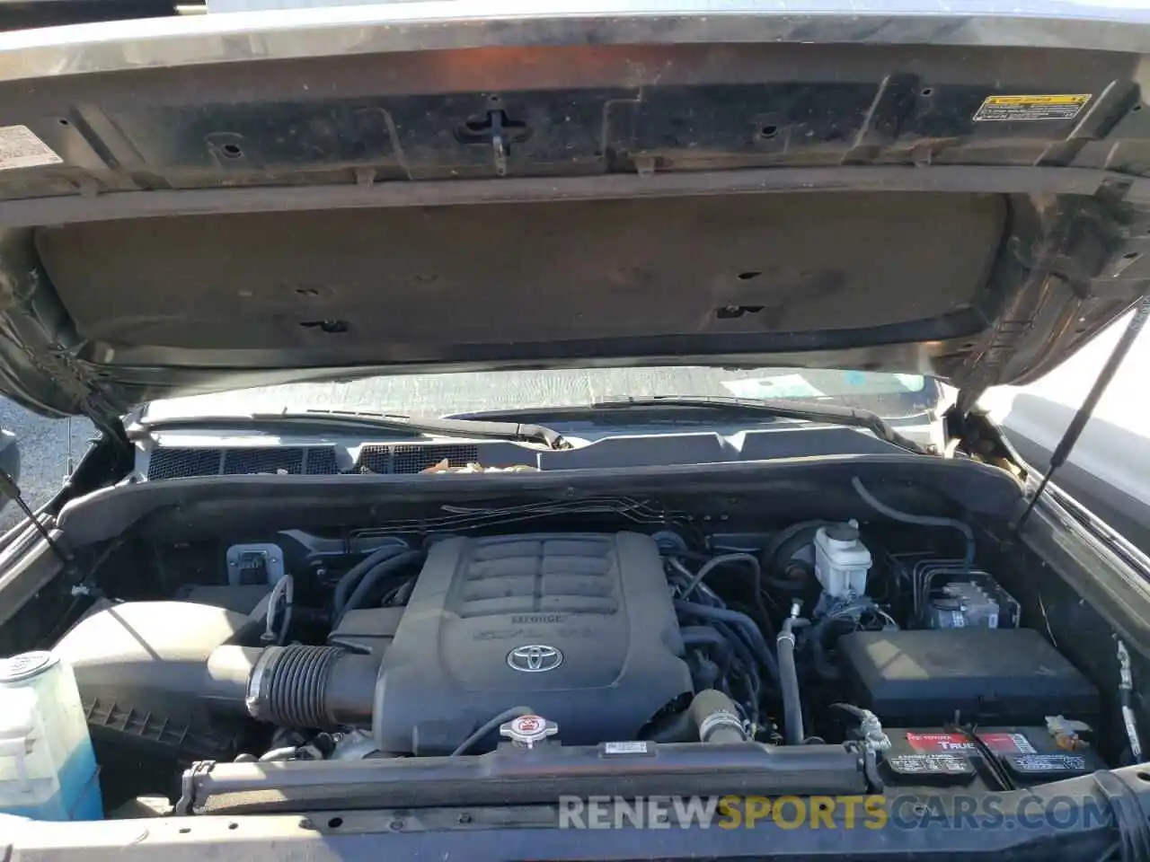 7 Photograph of a damaged car 5TFHY5F17KX825892 TOYOTA TUNDRA 2019