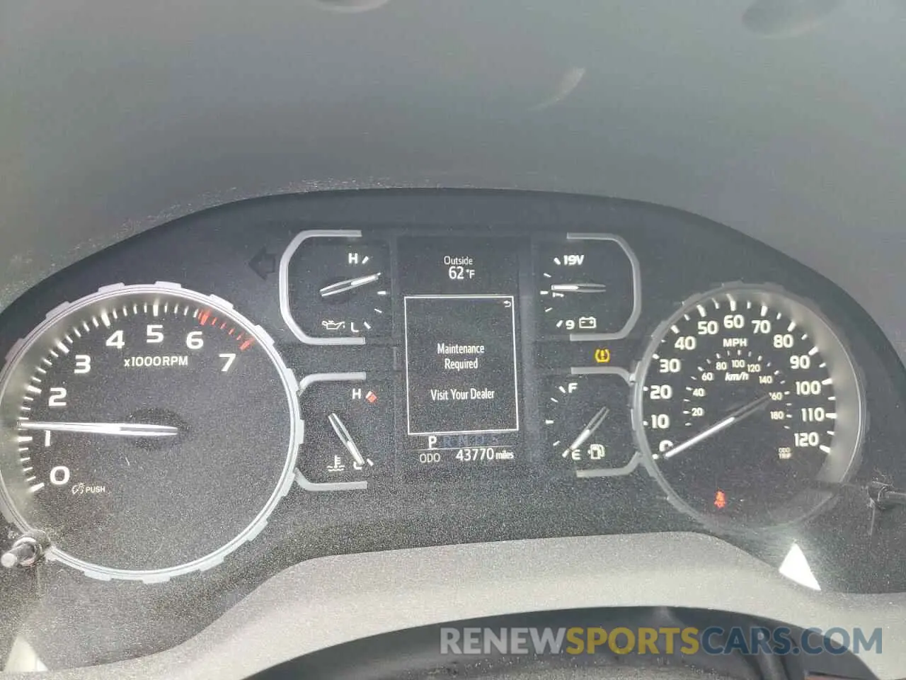9 Photograph of a damaged car 5TFHY5F18KX791462 TOYOTA TUNDRA 2019