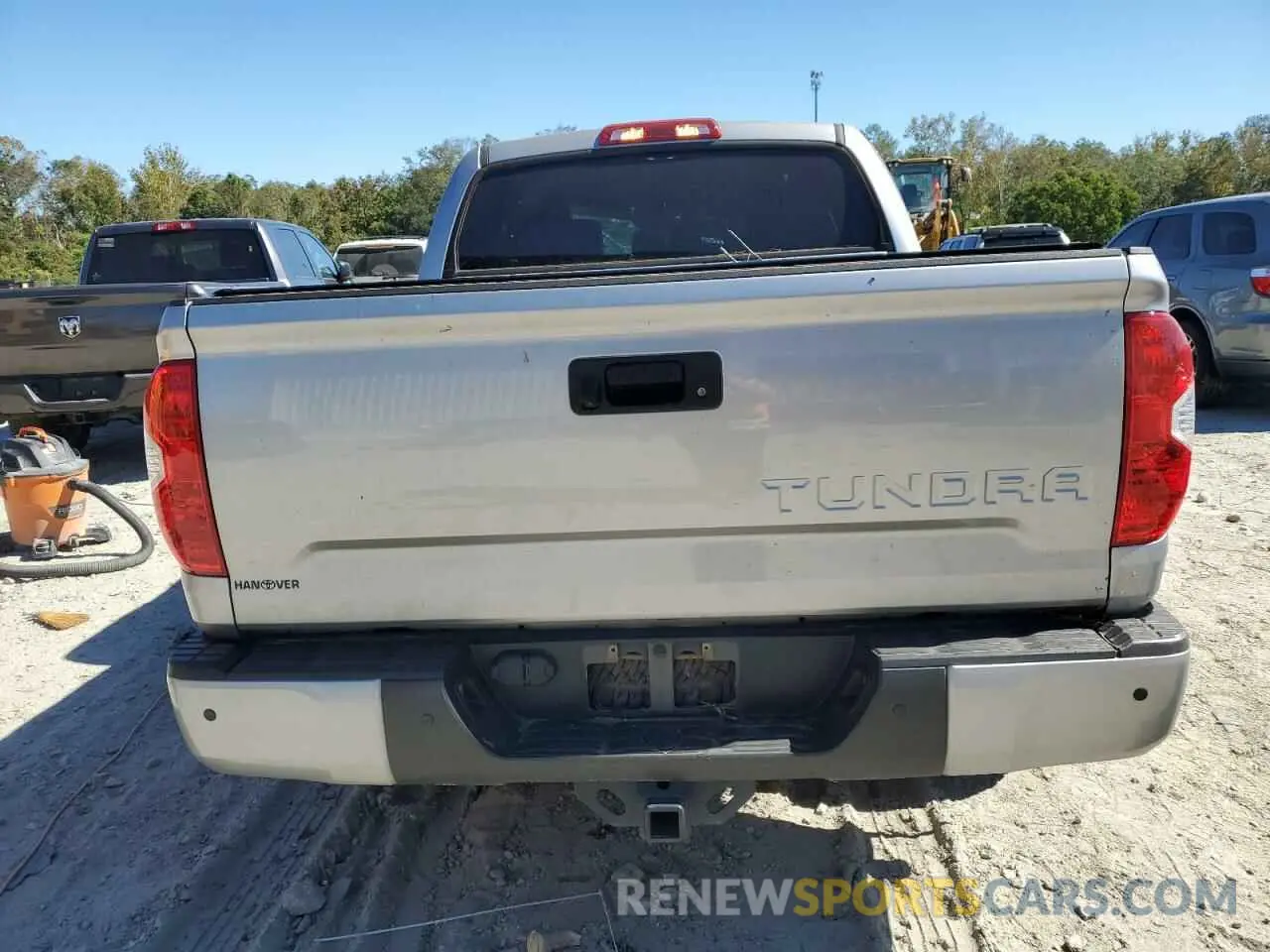 6 Photograph of a damaged car 5TFHY5F18KX802279 TOYOTA TUNDRA 2019