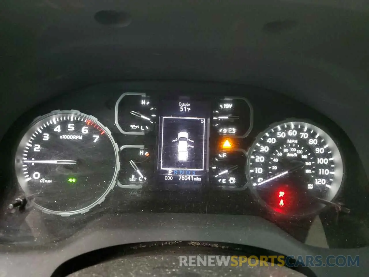 9 Photograph of a damaged car 5TFHY5F19KX800847 TOYOTA TUNDRA 2019