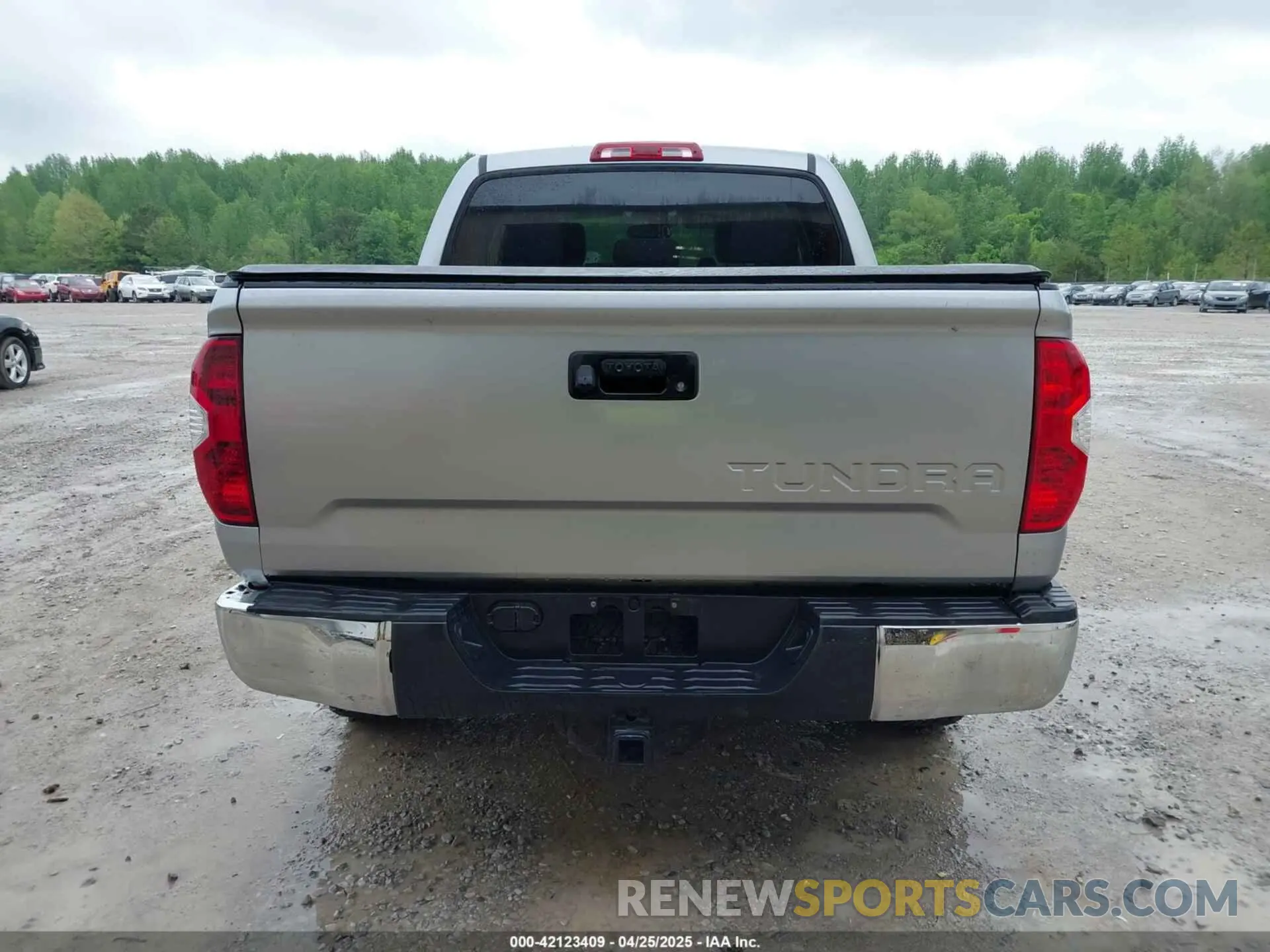 15 Photograph of a damaged car 5TFHY5F1XKX797358 TOYOTA TUNDRA 2019
