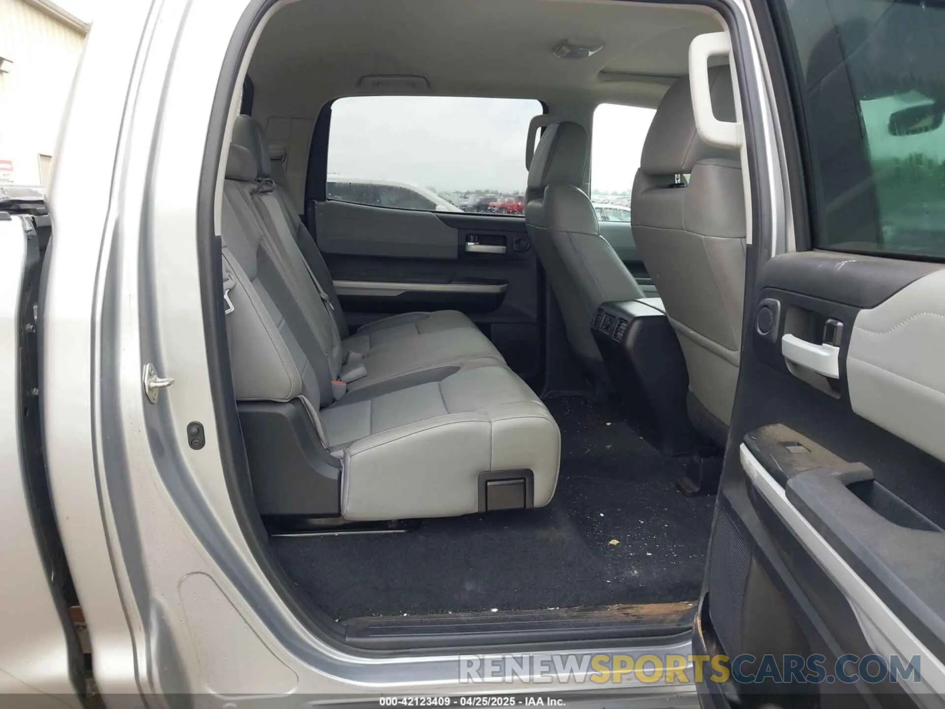 8 Photograph of a damaged car 5TFHY5F1XKX797358 TOYOTA TUNDRA 2019