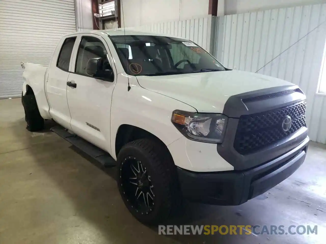 1 Photograph of a damaged car 5TFRM5F10KX136972 TOYOTA TUNDRA 2019