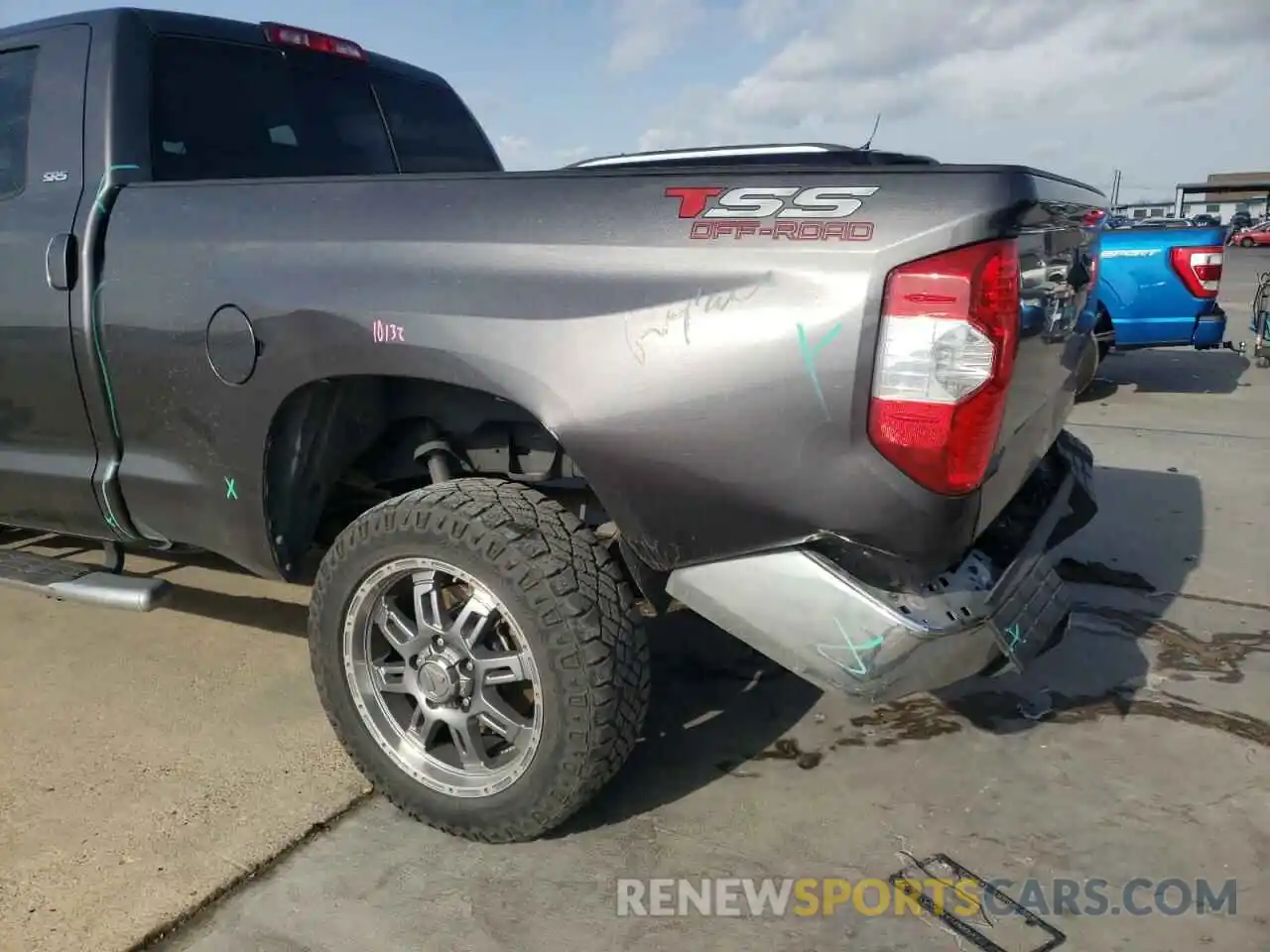 9 Photograph of a damaged car 5TFRM5F11KX137709 TOYOTA TUNDRA 2019