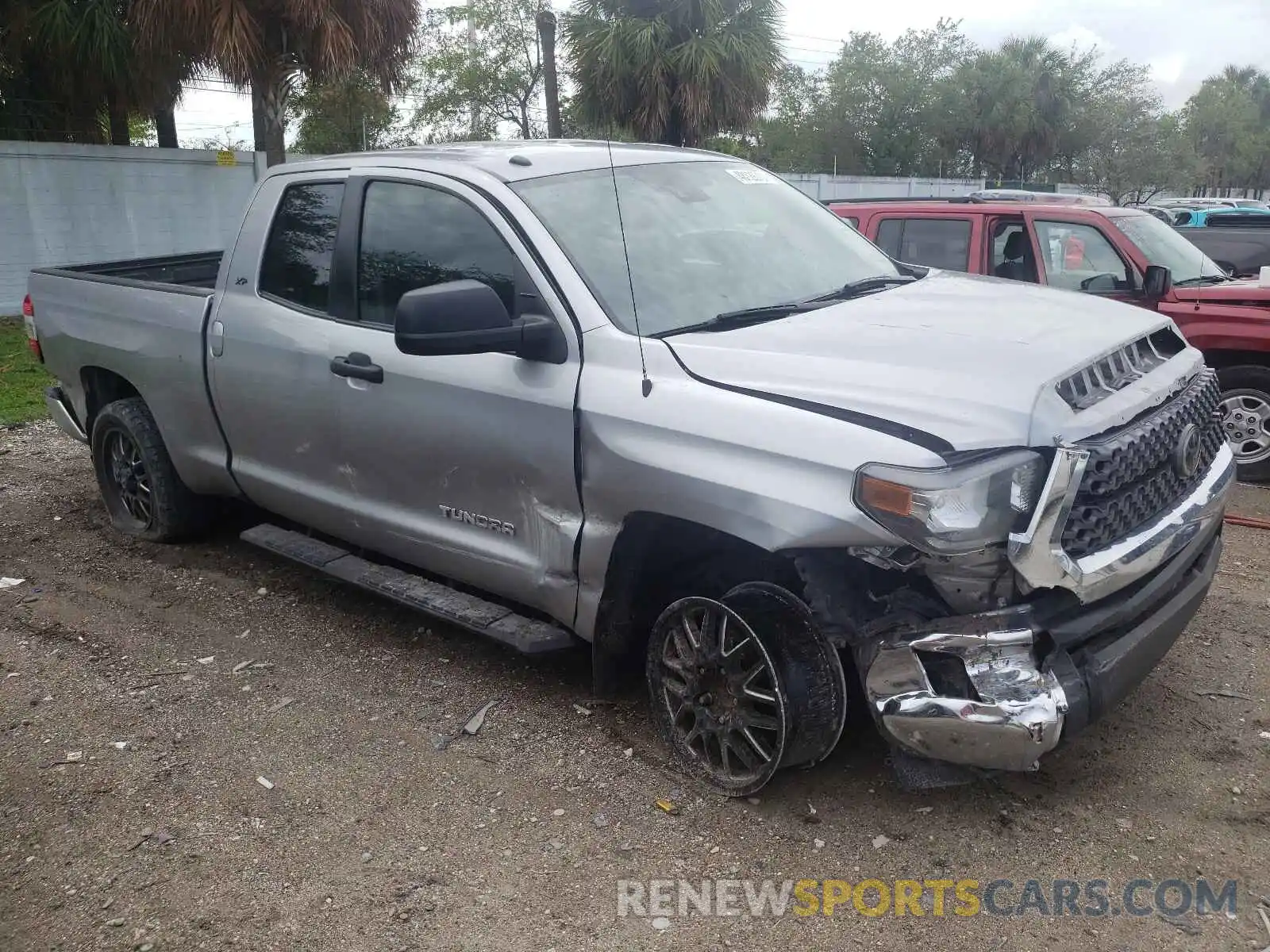 1 Photograph of a damaged car 5TFRM5F12KX136911 TOYOTA TUNDRA 2019