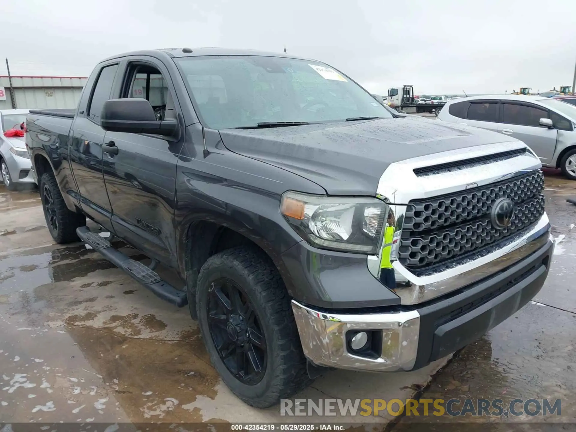 1 Photograph of a damaged car 5TFRM5F13KX134892 TOYOTA TUNDRA 2019
