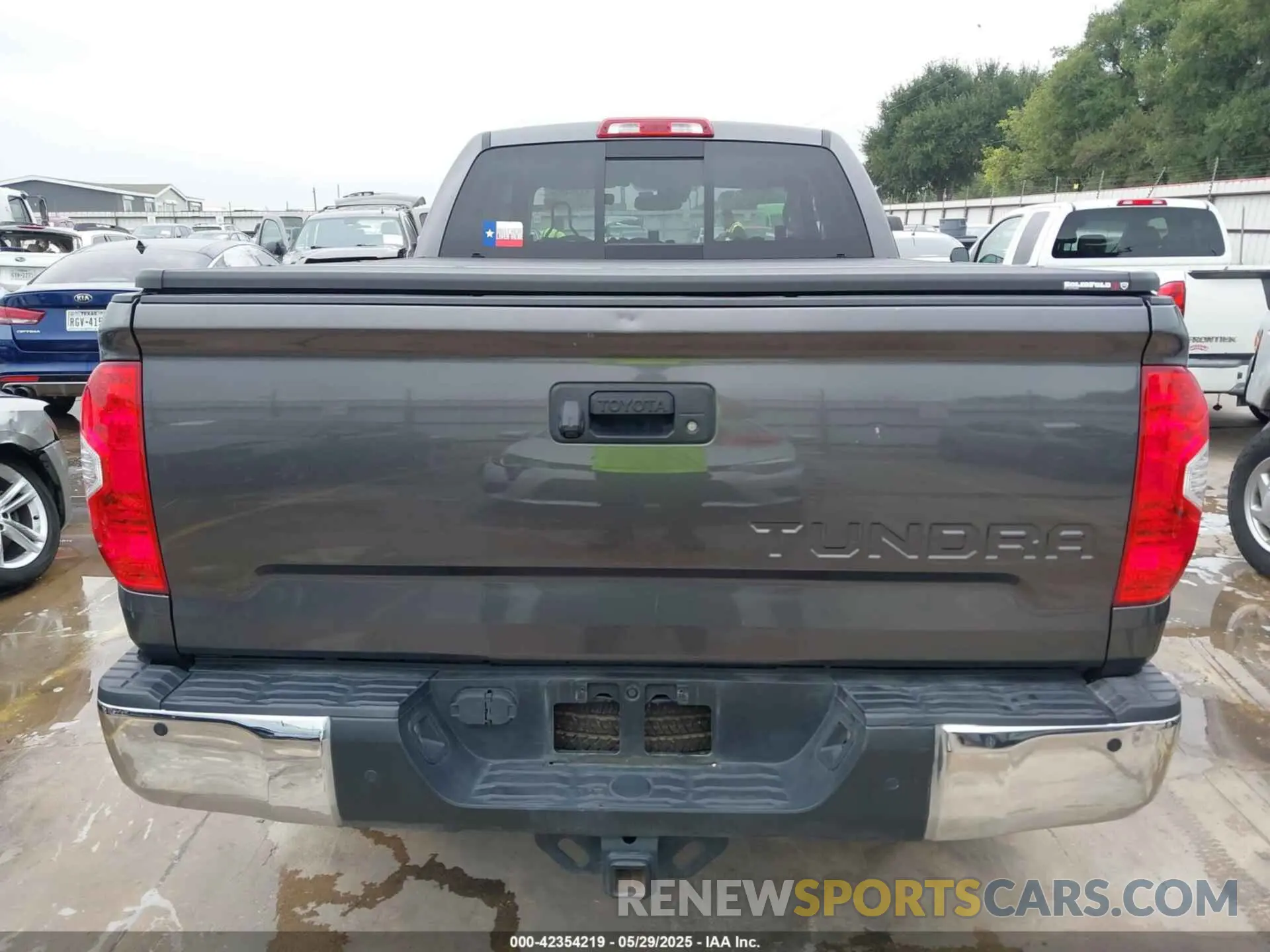 16 Photograph of a damaged car 5TFRM5F13KX134892 TOYOTA TUNDRA 2019