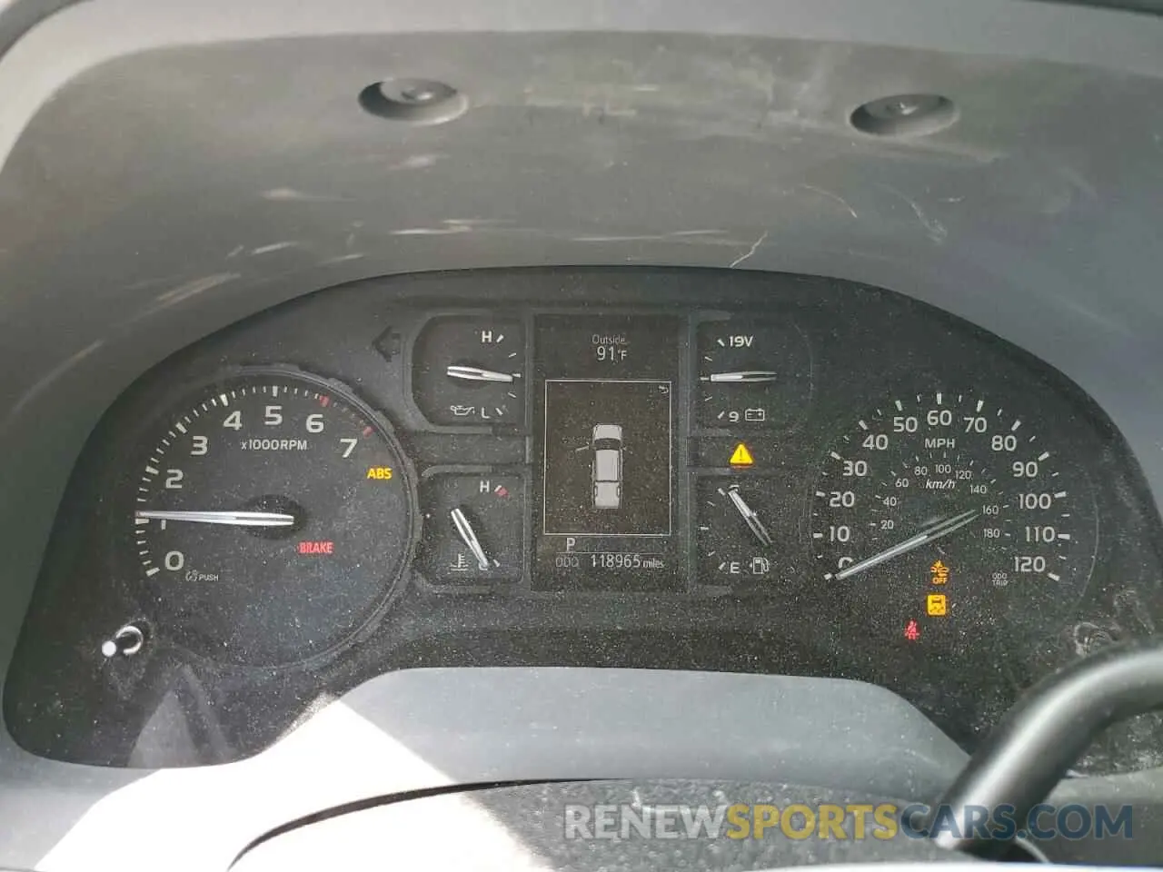9 Photograph of a damaged car 5TFRM5F14KX139454 TOYOTA TUNDRA 2019