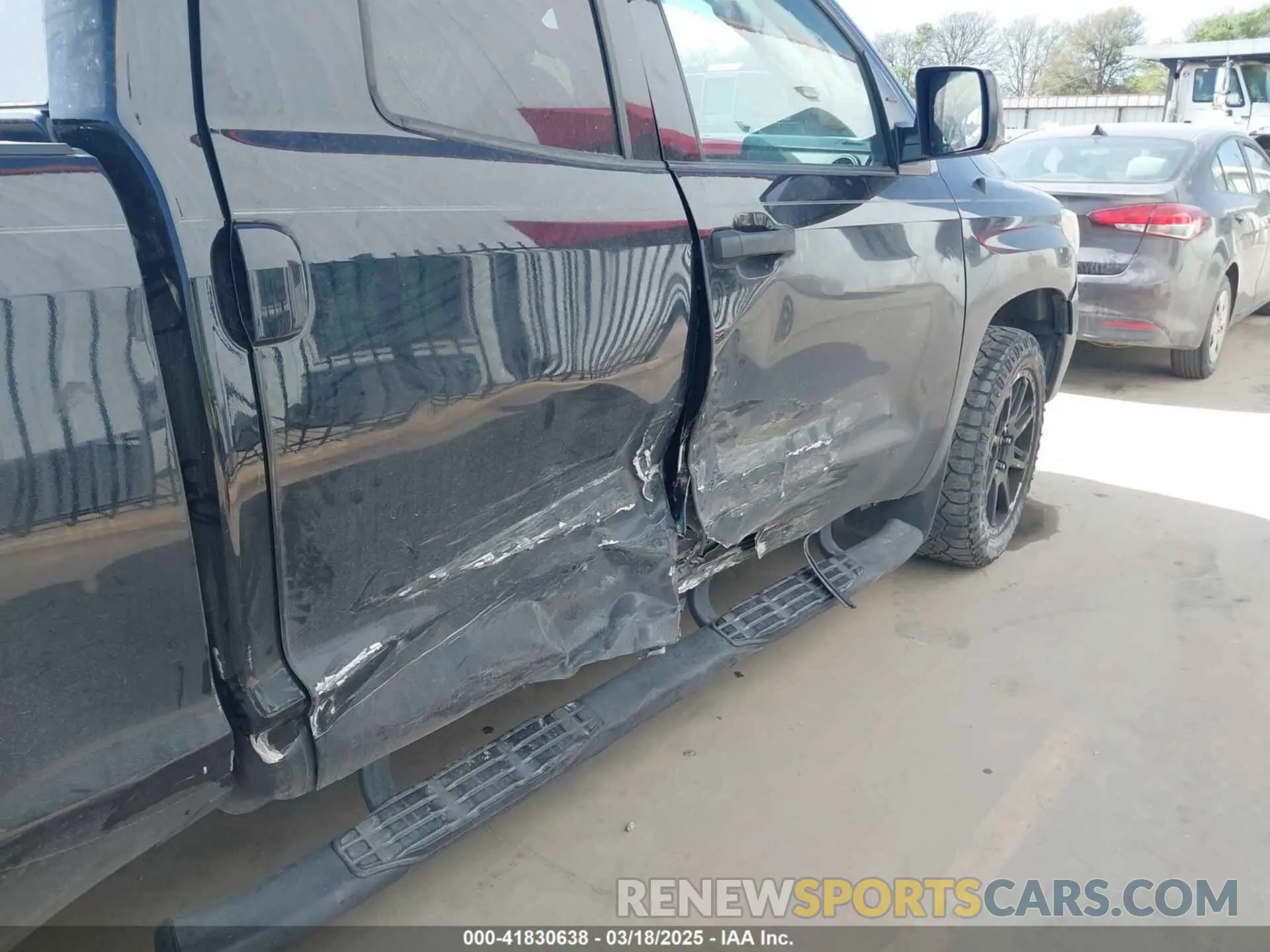 6 Photograph of a damaged car 5TFRM5F16KX140346 TOYOTA TUNDRA 2019