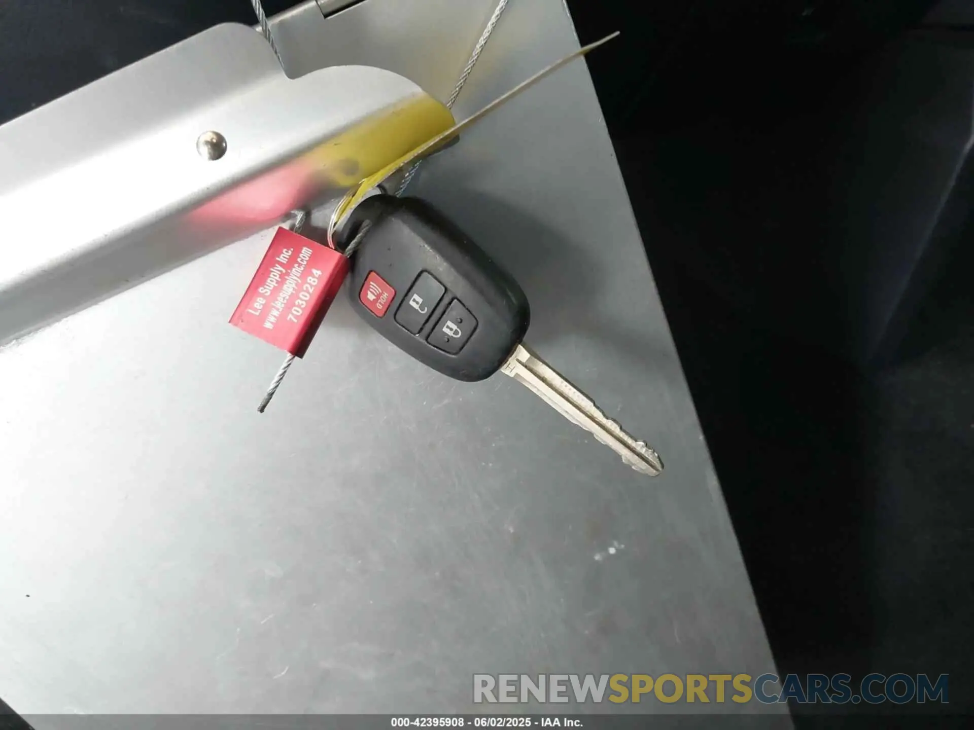 11 Photograph of a damaged car 5TFRM5F16KX141657 TOYOTA TUNDRA 2019