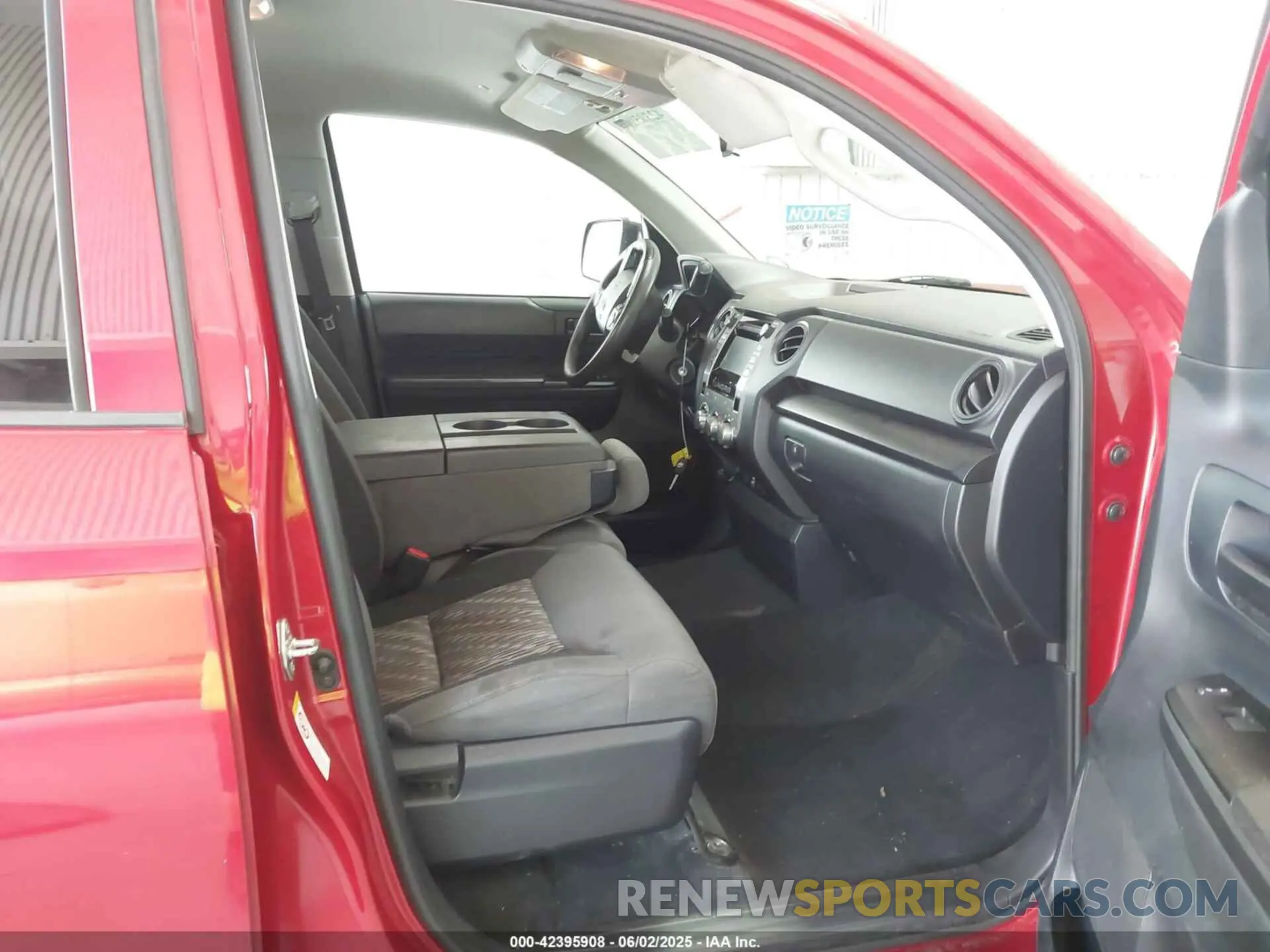 5 Photograph of a damaged car 5TFRM5F16KX141657 TOYOTA TUNDRA 2019