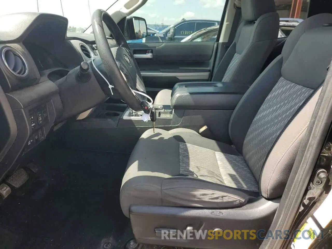 7 Photograph of a damaged car 5TFRM5F18KX138260 TOYOTA TUNDRA 2019