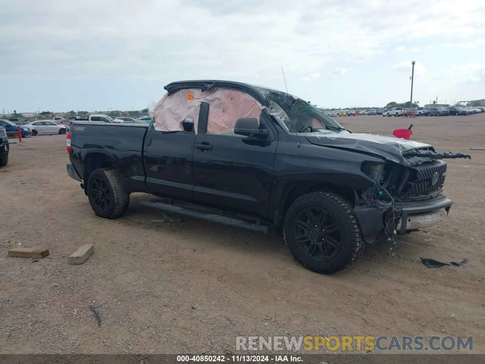 1 Photograph of a damaged car 5TFRM5F18KX144298 TOYOTA TUNDRA 2019