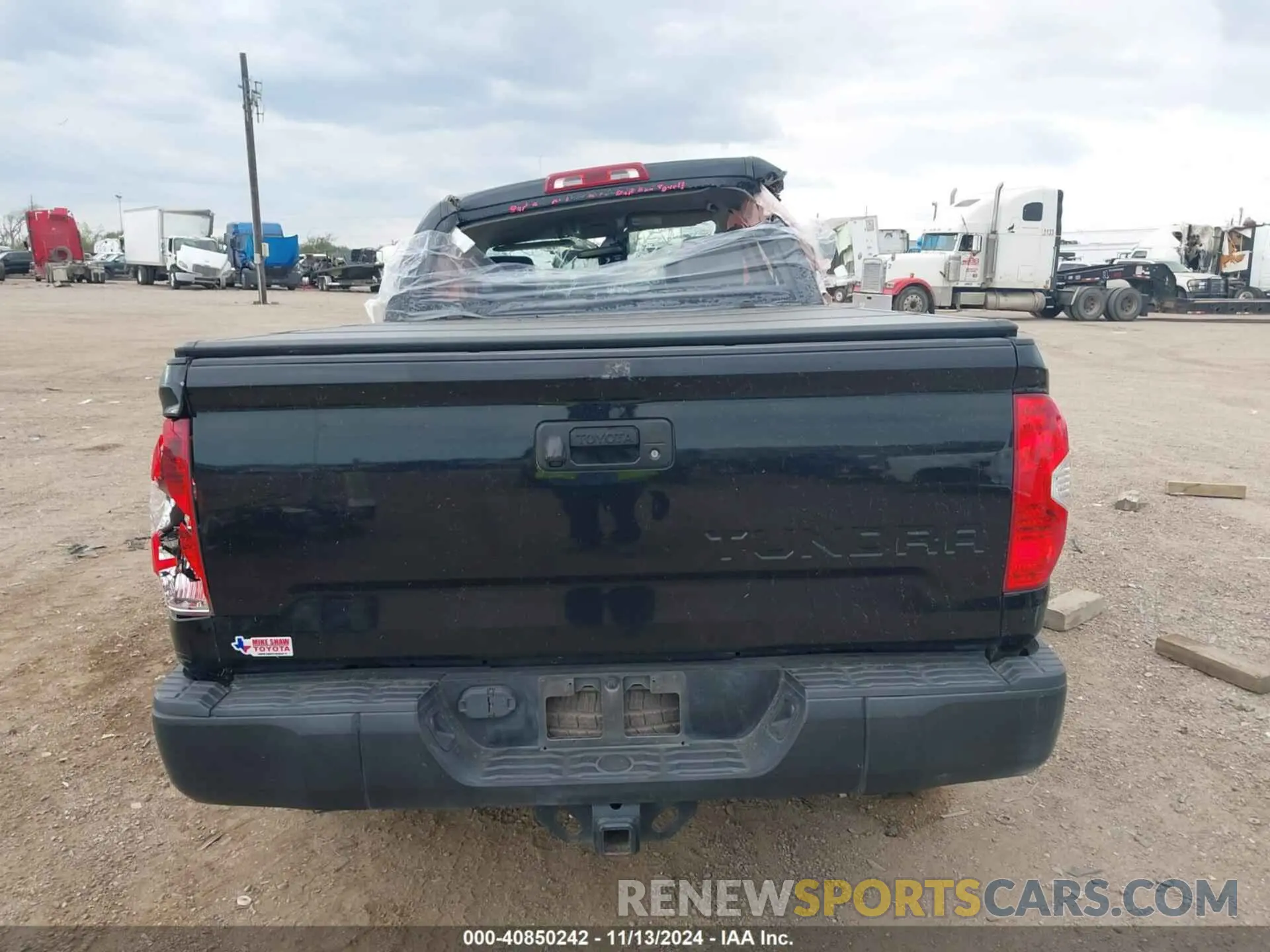 16 Photograph of a damaged car 5TFRM5F18KX144298 TOYOTA TUNDRA 2019
